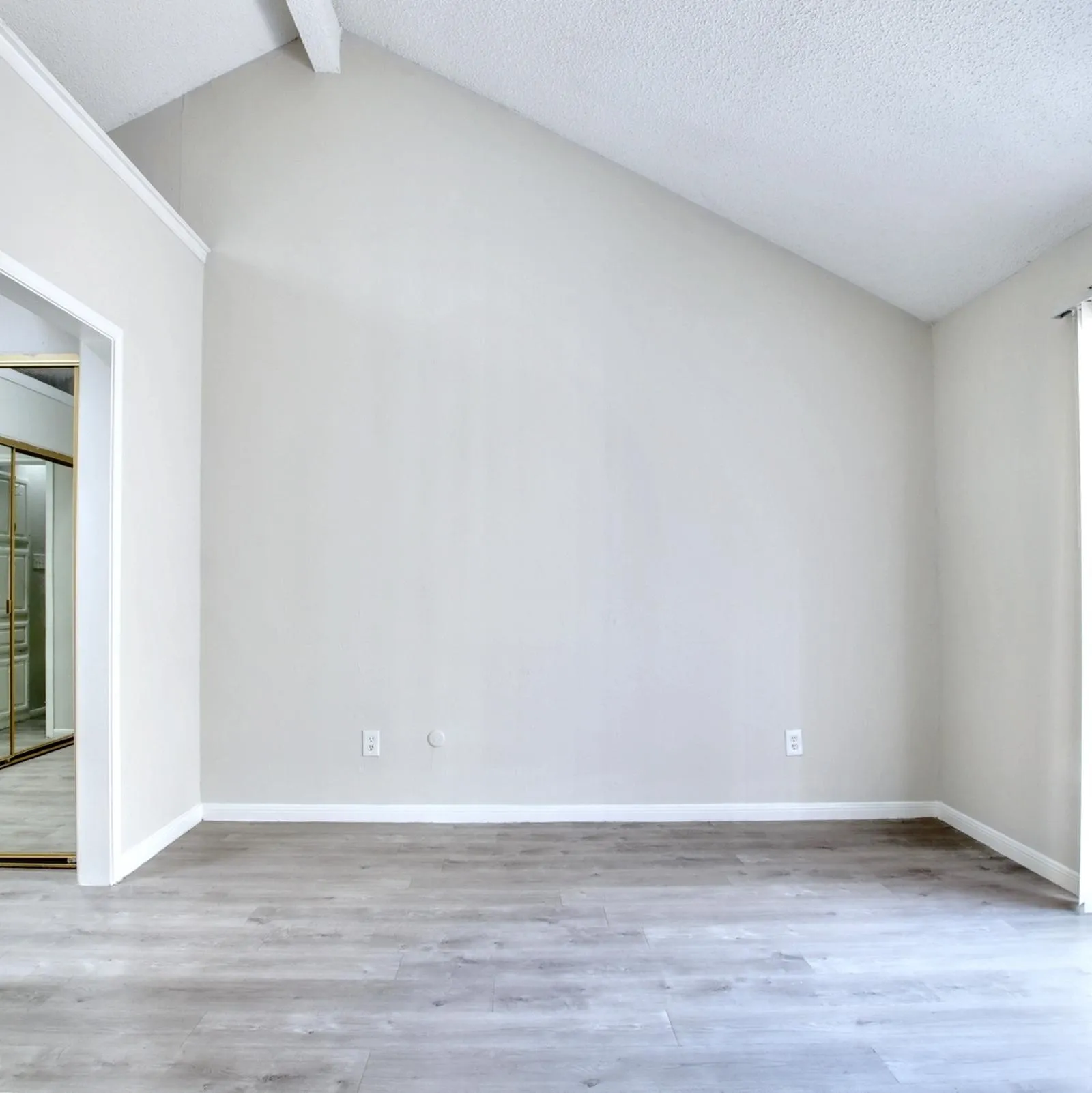 Single Family Residence For Sale in Dallas County , 712 Via Miramonte, Mesquite, Texas 75150, 2 Bedrooms, 2 Bathrooms, 2 Garage spaces, 1,114 Sqft, built in 1981, Price $195,000, mls#21329649, Real Estate Agent in Mesquite, Homes For Sale in Dallas county, Homes For Sale in Mesquite, Realtor in Mesquite Texas, Real Estate Brokerage Independent Realty Texas, Luminita Cordes Realtor