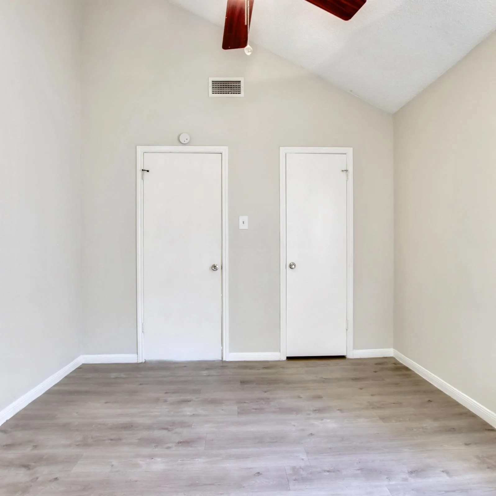 Single Family Residence For Sale in Dallas County , 712 Via Miramonte, Mesquite, Texas 75150, 2 Bedrooms, 2 Bathrooms, 2 Garage spaces, 1,114 Sqft, built in 1981, Price $195,000, mls#21329649, Real Estate Agent in Mesquite, Homes For Sale in Dallas county, Homes For Sale in Mesquite, Realtor in Mesquite Texas, Real Estate Brokerage Independent Realty Texas, Luminita Cordes Realtor