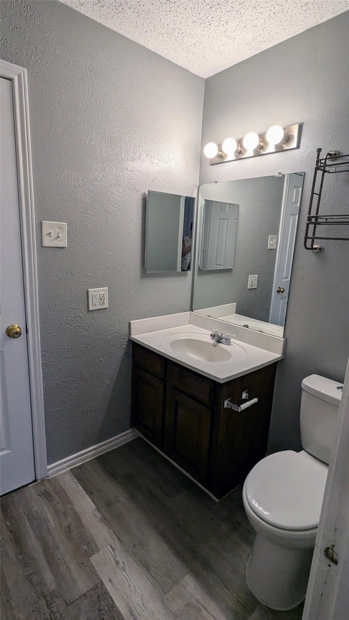 Shared bath on 2nd floor