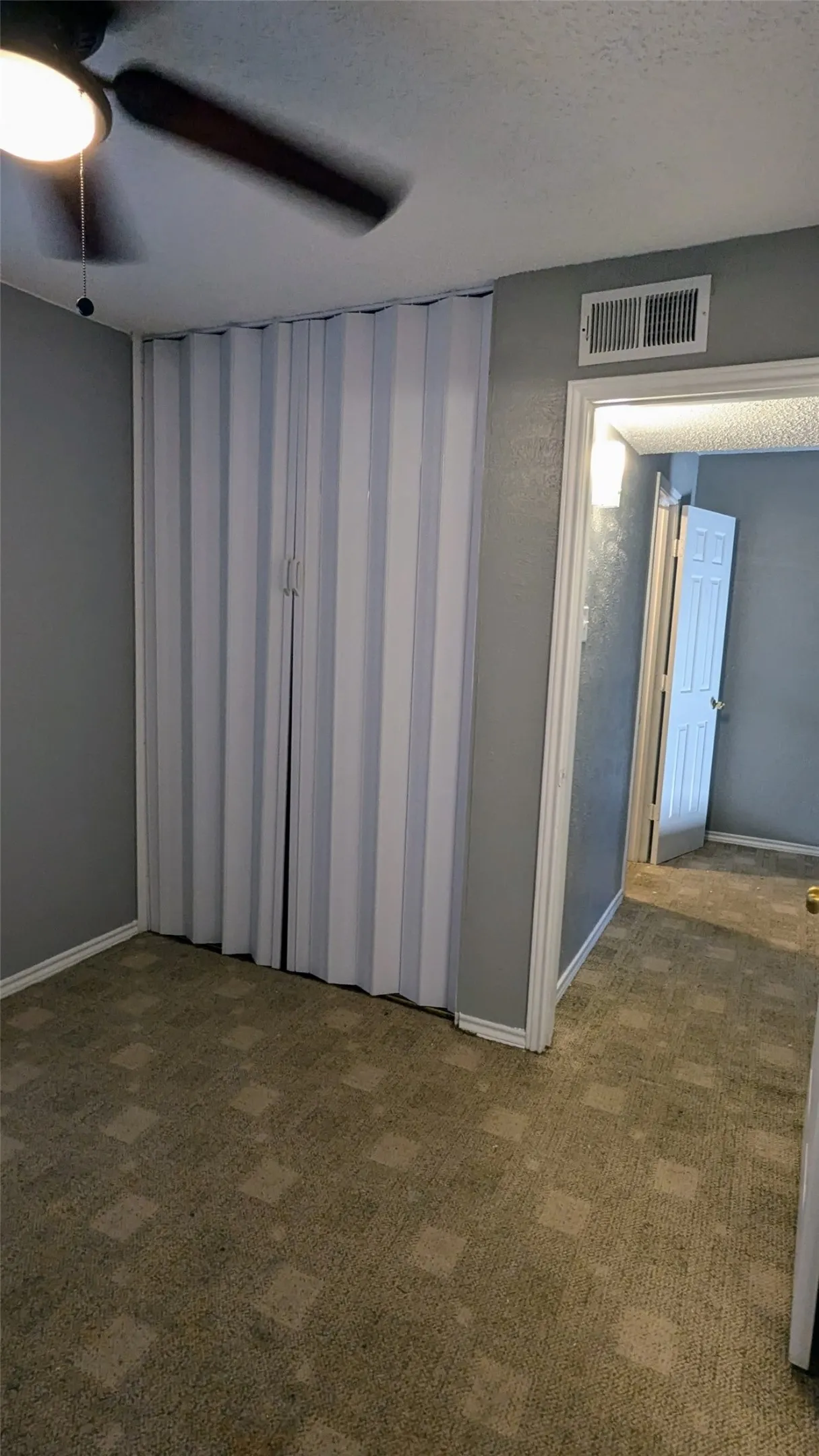Condominium For Sale in Dallas County , 1003 Vedral Place, Cedar Hill, Texas 75104, 2 Bedroom, 2 Bathroom, Garage spaces, 1,002 Sqft, built in 1983, mls#21329568, Real Estate Agent in Cedar Hill, Homes For Sale in Dallas county, Homes For Sale in Cedar Hill, Realtor in Cedar Hill Texas, Real Estate Brokerage Independent Realty Texas, Luminita Cordes Realtor