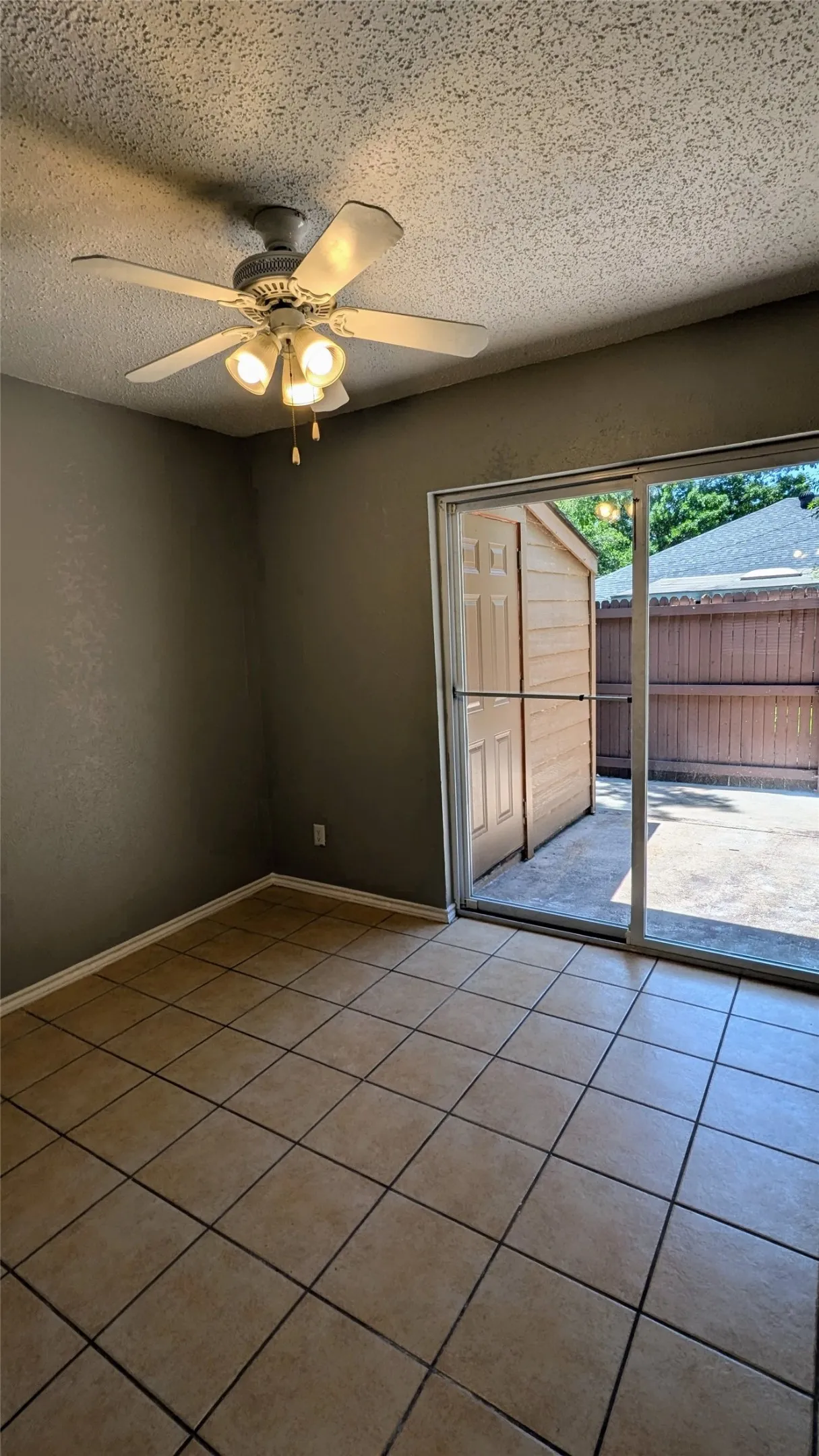 Condominium For Sale in Dallas County , 1003 Vedral Place, Cedar Hill, Texas 75104, 2 Bedroom, 2 Bathroom, Garage spaces, 1,002 Sqft, built in 1983, mls#21329568, Real Estate Agent in Cedar Hill, Homes For Sale in Dallas county, Homes For Sale in Cedar Hill, Realtor in Cedar Hill Texas, Real Estate Brokerage Independent Realty Texas, Luminita Cordes Realtor