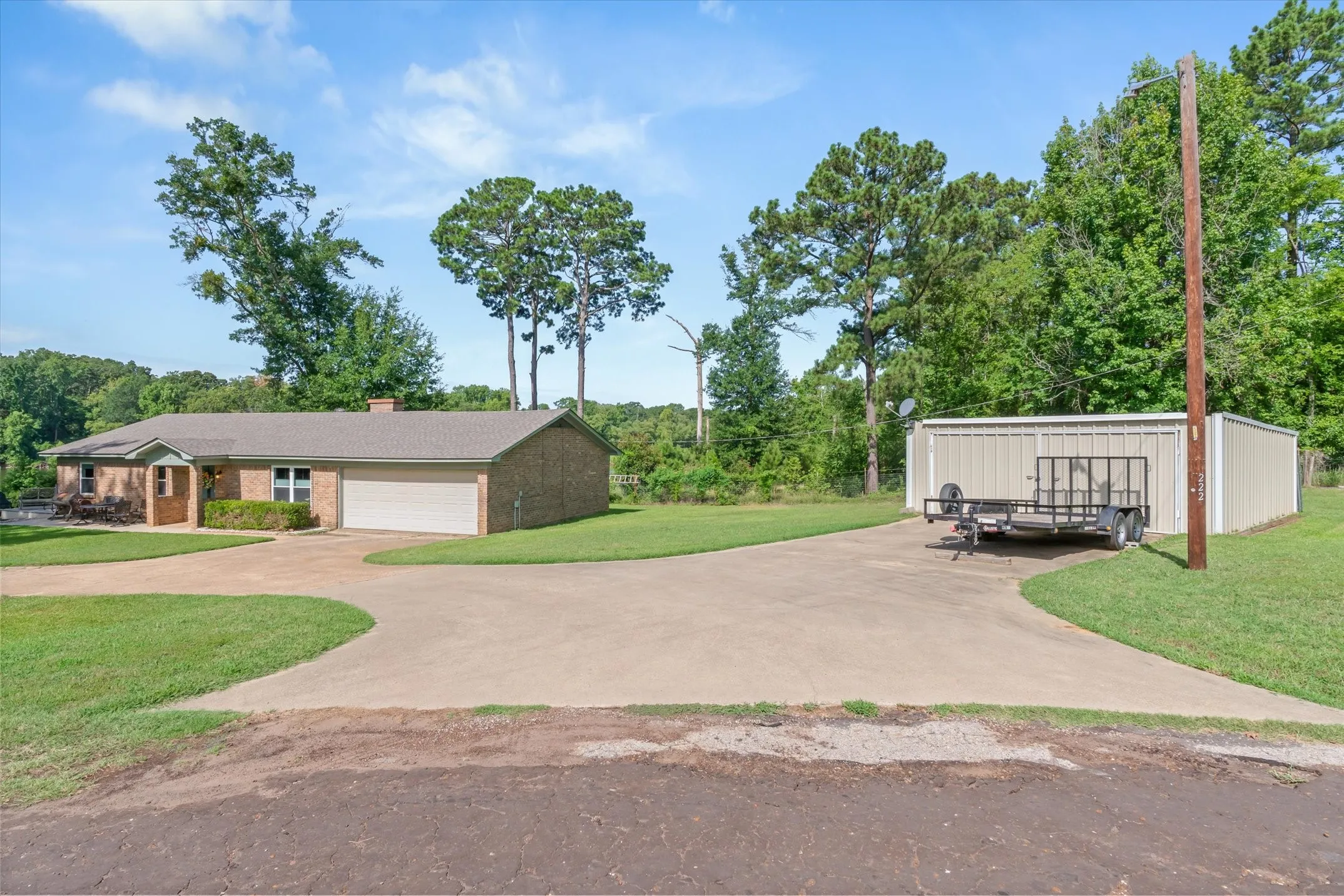 Single Family Residence For Sale in Wood County , 222 County Road 4850, Winnsboro, Texas 75494, 3 Bedroom, 2 Bathroom, 2 Garage spaces, 1,517 Sqft, built in 1979, mls#21329654, Real Estate Agent in Winnsboro, Homes For Sale in Wood county, Homes For Sale in Winnsboro, Realtor in Winnsboro Texas, Real Estate Brokerage Independent Realty Texas, Luminita Cordes Realtor