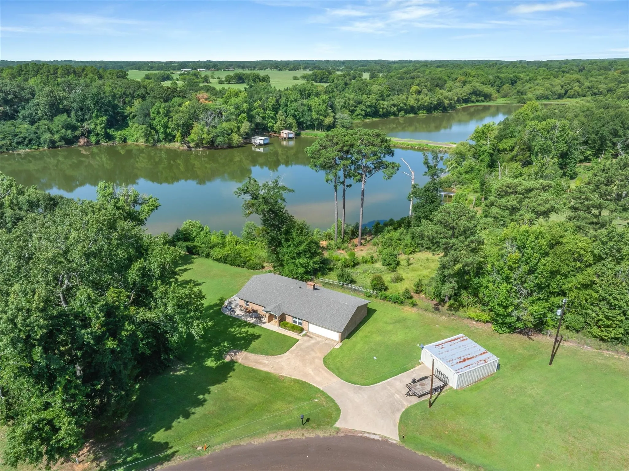 Single Family Residence For Sale in Wood County , 222 County Road 4850, Winnsboro, Texas 75494, 3 Bedroom, 2 Bathroom, 2 Garage spaces, 1,517 Sqft, built in 1979, mls#21329654, Real Estate Agent in Winnsboro, Homes For Sale in Wood county, Homes For Sale in Winnsboro, Realtor in Winnsboro Texas, Real Estate Brokerage Independent Realty Texas, Luminita Cordes Realtor