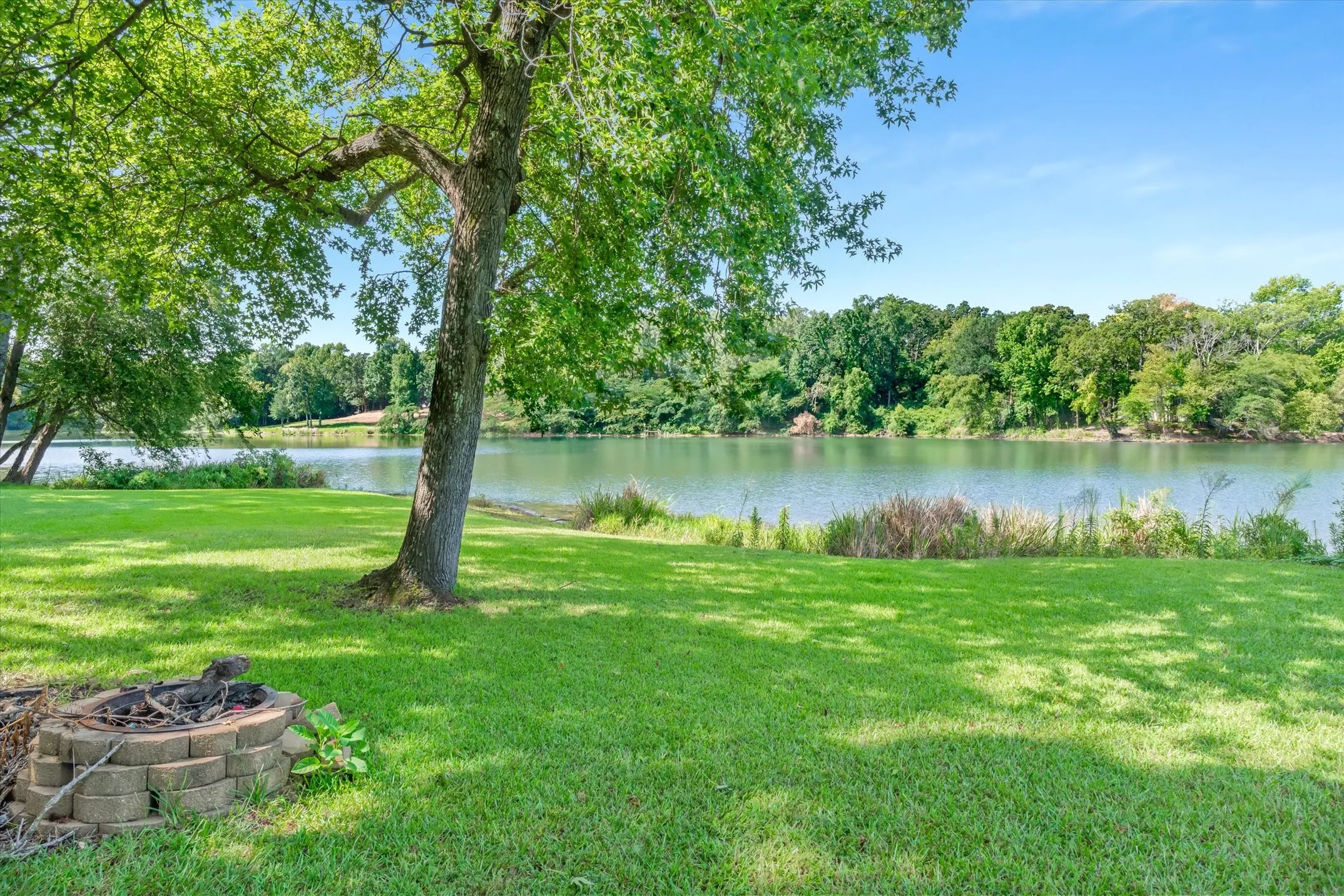 Single Family Residence For Sale in Wood County , 222 County Road 4850, Winnsboro, Texas 75494, 3 Bedroom, 2 Bathroom, 2 Garage spaces, 1,517 Sqft, built in 1979, mls#21329654, Real Estate Agent in Winnsboro, Homes For Sale in Wood county, Homes For Sale in Winnsboro, Realtor in Winnsboro Texas, Real Estate Brokerage Independent Realty Texas, Luminita Cordes Realtor