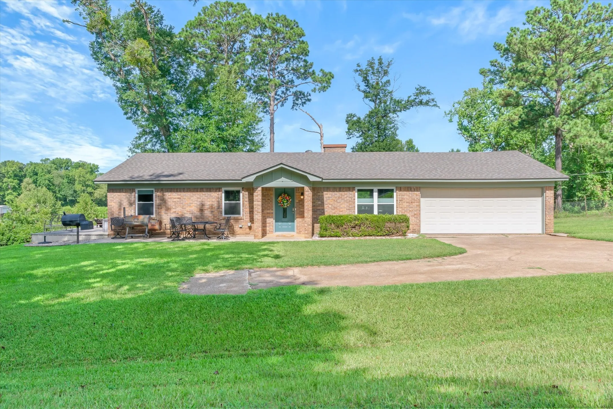 Single Family Residence For Sale in Wood County , 222 County Road 4850, Winnsboro, Texas 75494, 3 Bedroom, 2 Bathroom, 2 Garage spaces, 1,517 Sqft, built in 1979, mls#21329654, Real Estate Agent in Winnsboro, Homes For Sale in Wood county, Homes For Sale in Winnsboro, Realtor in Winnsboro Texas, Real Estate Brokerage Independent Realty Texas, Luminita Cordes Realtor