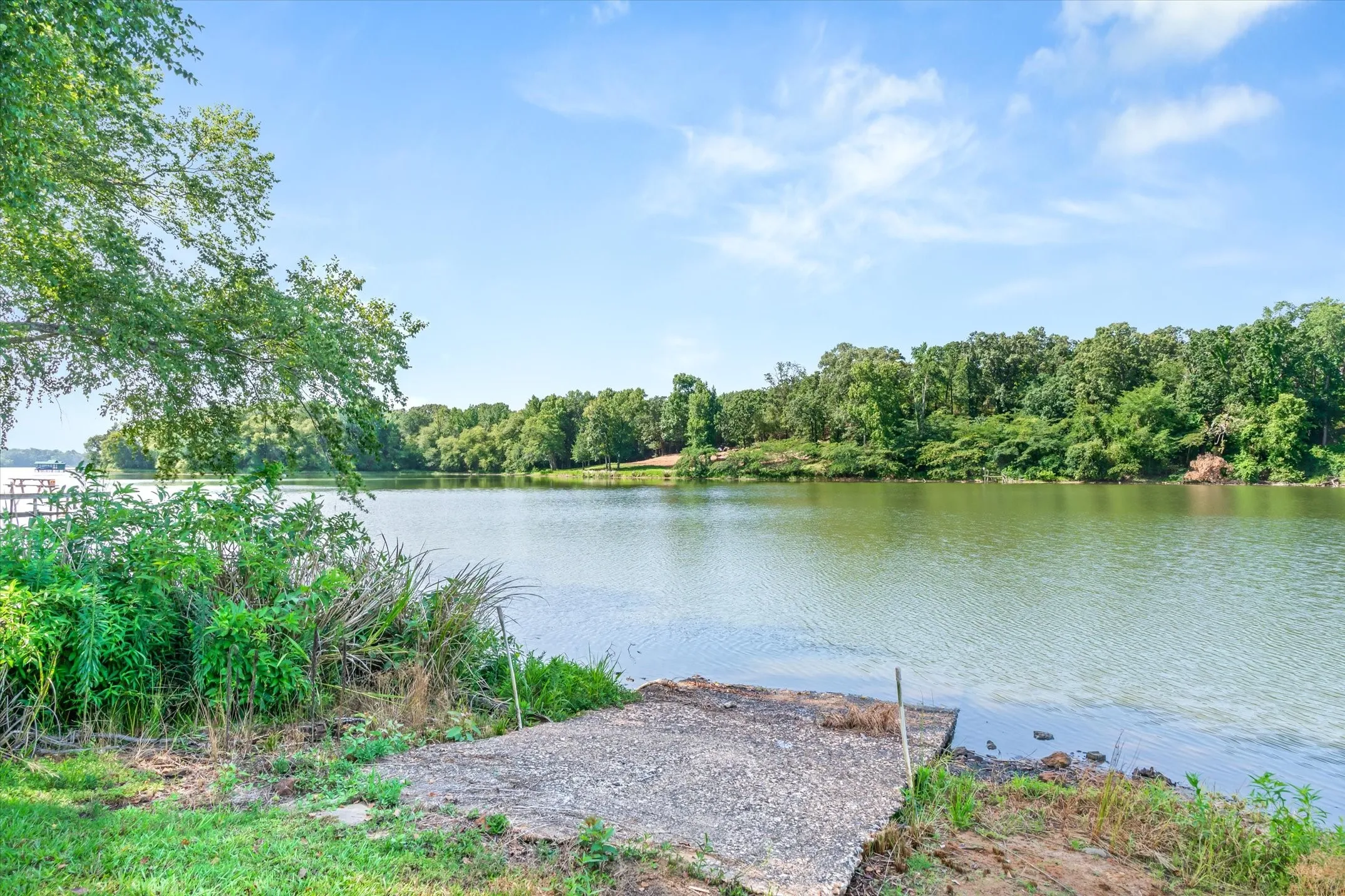 Single Family Residence For Sale in Wood County , 222 County Road 4850, Winnsboro, Texas 75494, 3 Bedroom, 2 Bathroom, 2 Garage spaces, 1,517 Sqft, built in 1979, mls#21329654, Real Estate Agent in Winnsboro, Homes For Sale in Wood county, Homes For Sale in Winnsboro, Realtor in Winnsboro Texas, Real Estate Brokerage Independent Realty Texas, Luminita Cordes Realtor