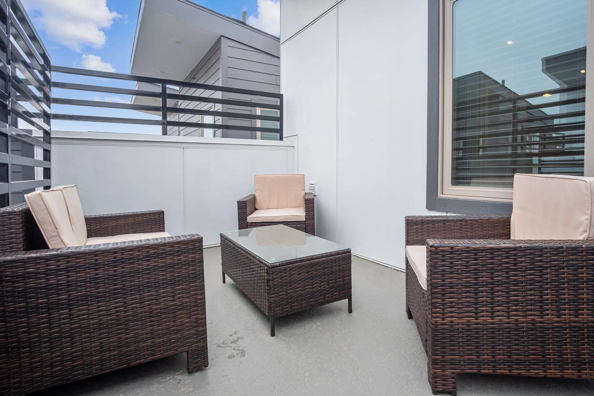 Condominium For Sale in Tarrant County , 1118 Galveston Avenue 3, Fort Worth, Texas 76104, 2 Bedroom, 3 Bathroom, 2 Garage spaces, 1,288 Sqft, built in 2021, mls#21328970, Real Estate Agent in Fort Worth, Homes For Sale in Tarrant county, Homes For Sale in Fort Worth, Realtor in Fort Worth Texas, Real Estate Brokerage Independent Realty Texas, Luminita Cordes Realtor