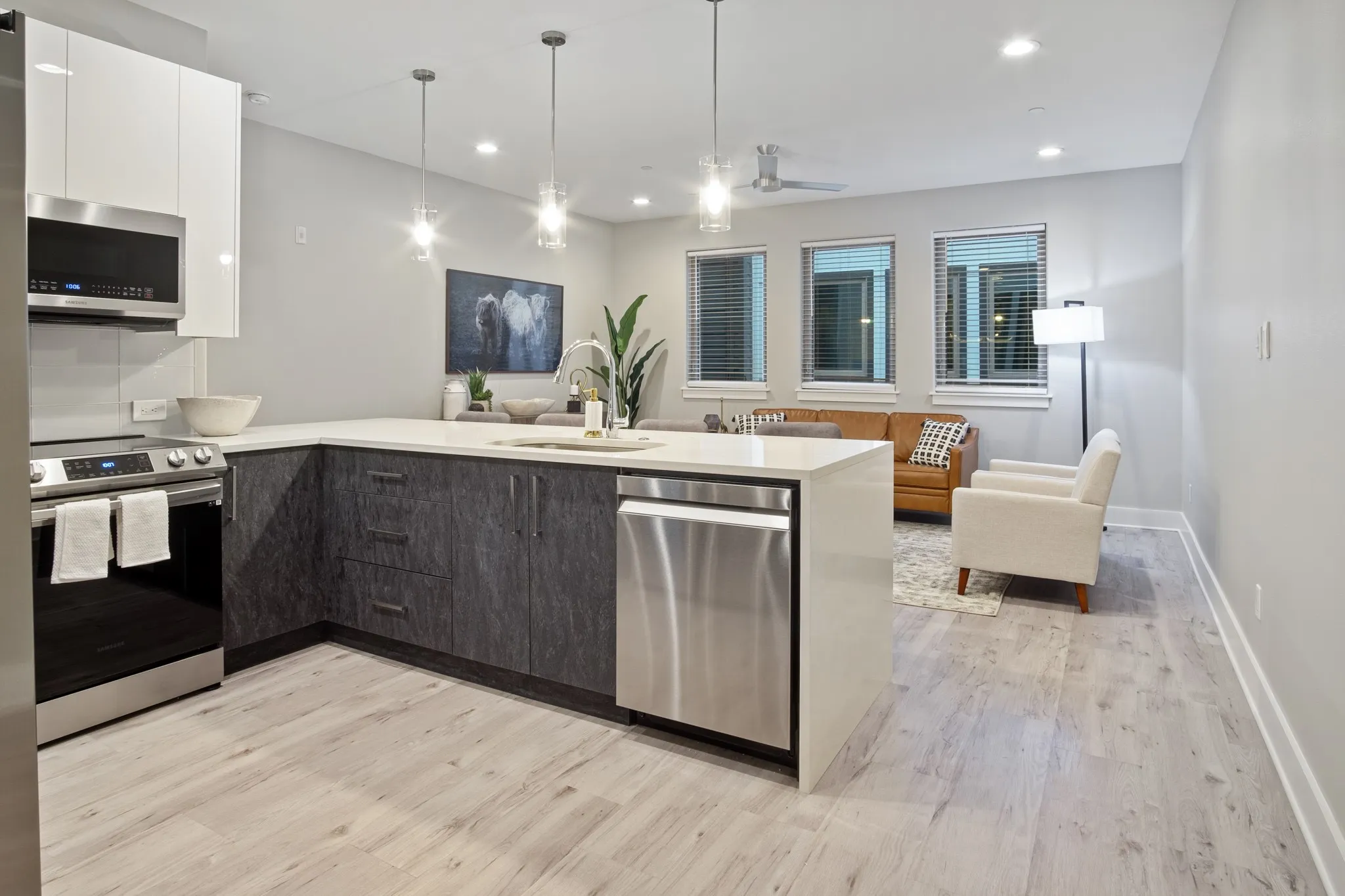 Condominium For Sale in Tarrant County , 1118 Galveston Avenue 3, Fort Worth, Texas 76104, 2 Bedroom, 3 Bathroom, 2 Garage spaces, 1,288 Sqft, built in 2021, mls#21328970, Real Estate Agent in Fort Worth, Homes For Sale in Tarrant county, Homes For Sale in Fort Worth, Realtor in Fort Worth Texas, Real Estate Brokerage Independent Realty Texas, Luminita Cordes Realtor