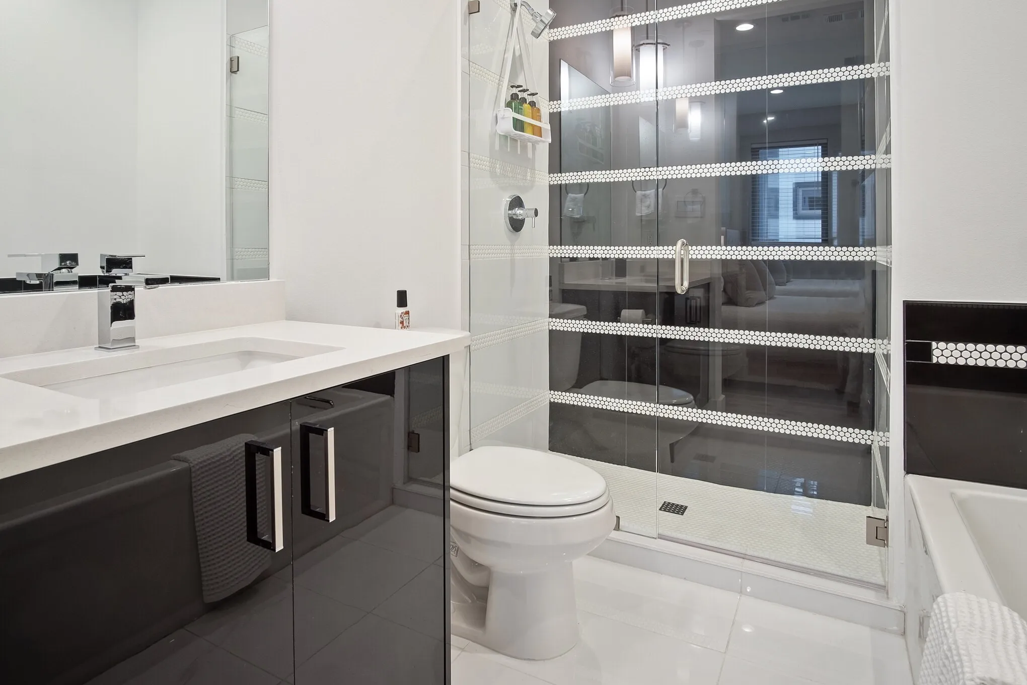 Condominium For Sale in Tarrant County , 1118 Galveston Avenue 3, Fort Worth, Texas 76104, 2 Bedroom, 3 Bathroom, 2 Garage spaces, 1,288 Sqft, built in 2021, mls#21328970, Real Estate Agent in Fort Worth, Homes For Sale in Tarrant county, Homes For Sale in Fort Worth, Realtor in Fort Worth Texas, Real Estate Brokerage Independent Realty Texas, Luminita Cordes Realtor
