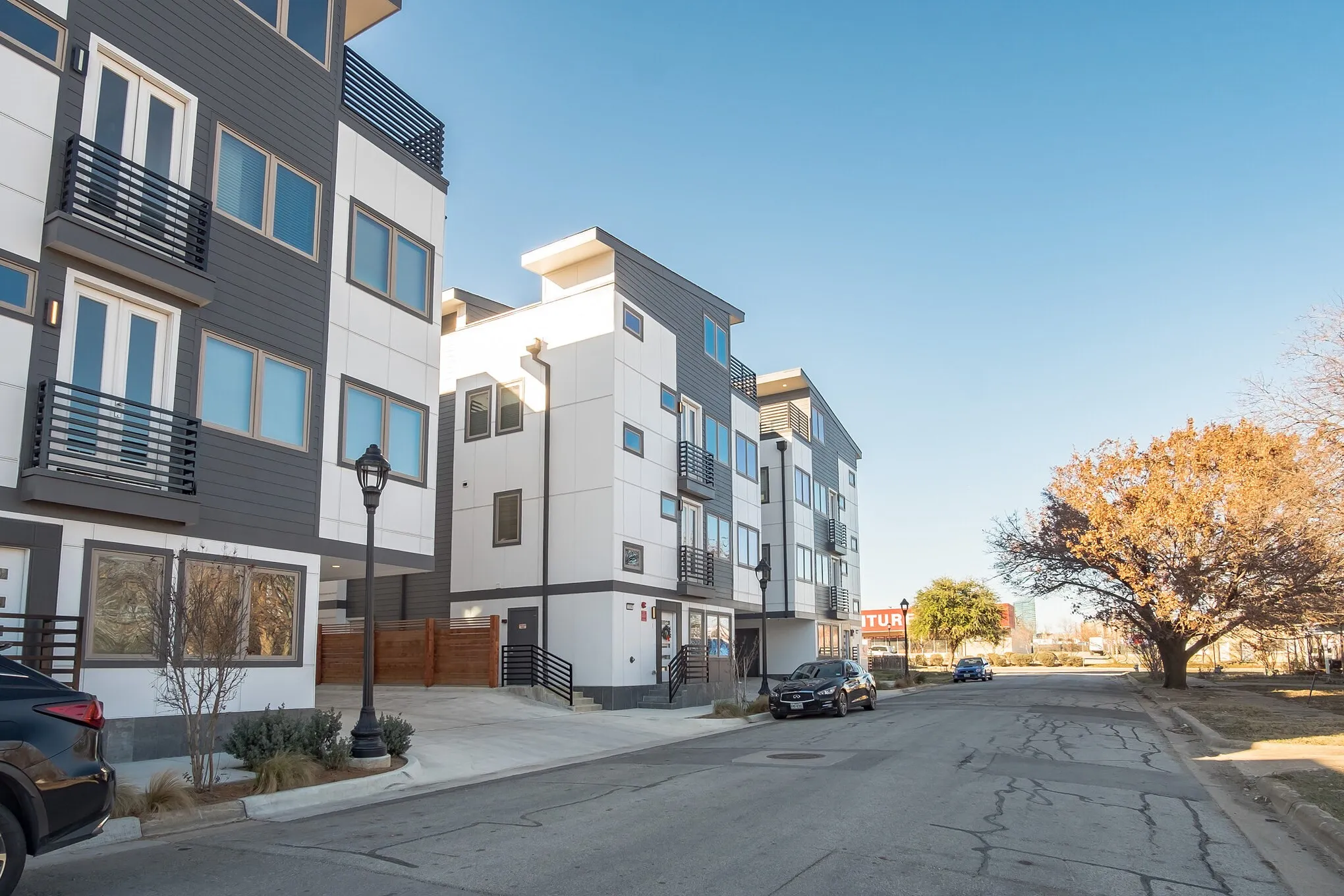 Condominium For Sale in Tarrant County , 1118 Galveston Avenue 3, Fort Worth, Texas 76104, 2 Bedroom, 3 Bathroom, 2 Garage spaces, 1,288 Sqft, built in 2021, mls#21328970, Real Estate Agent in Fort Worth, Homes For Sale in Tarrant county, Homes For Sale in Fort Worth, Realtor in Fort Worth Texas, Real Estate Brokerage Independent Realty Texas, Luminita Cordes Realtor