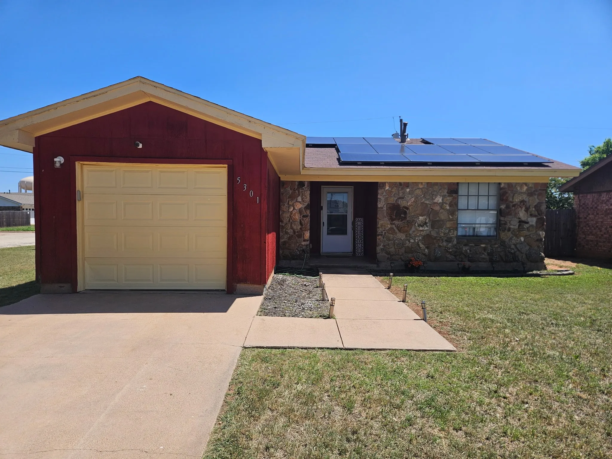 Single Family Residence For Rent in Taylor County , 5301 Fairmont Street, Abilene, Texas 79605, 3 Bedroom, 2 Bathroom, 1 Garage spaces, 1,124 Sqft, built in 1977, mls#21329660, Real Estate Agent in Abilene, Homes For Rent in Taylor county, Homes For Rent in Abilene, Realtor in Abilene Texas, Real Estate Brokerage Independent Realty Texas, Luminita Cordes Realtor