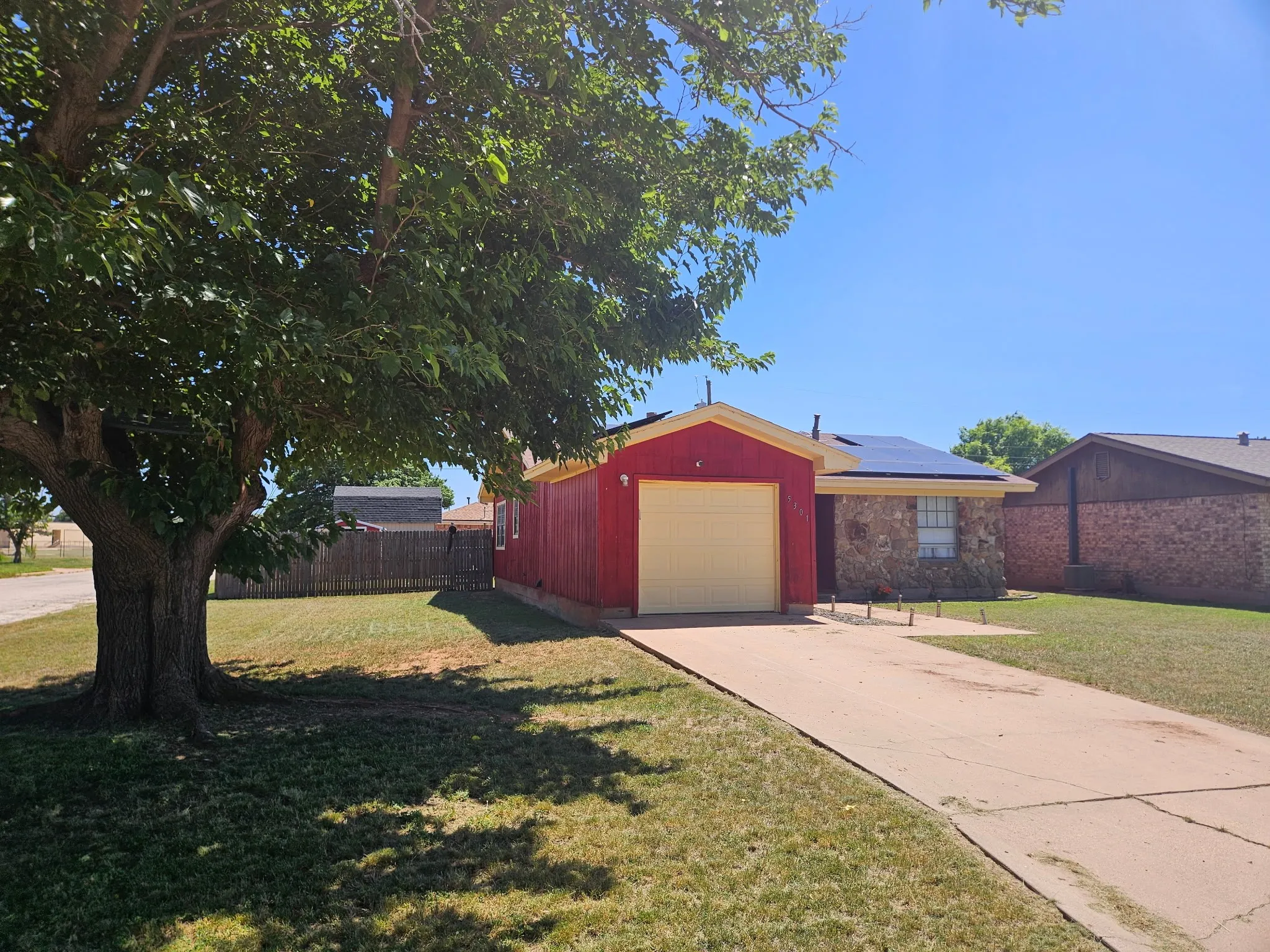 Single Family Residence For Rent in Taylor County , 5301 Fairmont Street, Abilene, Texas 79605, 3 Bedroom, 2 Bathroom, 1 Garage spaces, 1,124 Sqft, built in 1977, mls#21329660, Real Estate Agent in Abilene, Homes For Rent in Taylor county, Homes For Rent in Abilene, Realtor in Abilene Texas, Real Estate Brokerage Independent Realty Texas, Luminita Cordes Realtor
