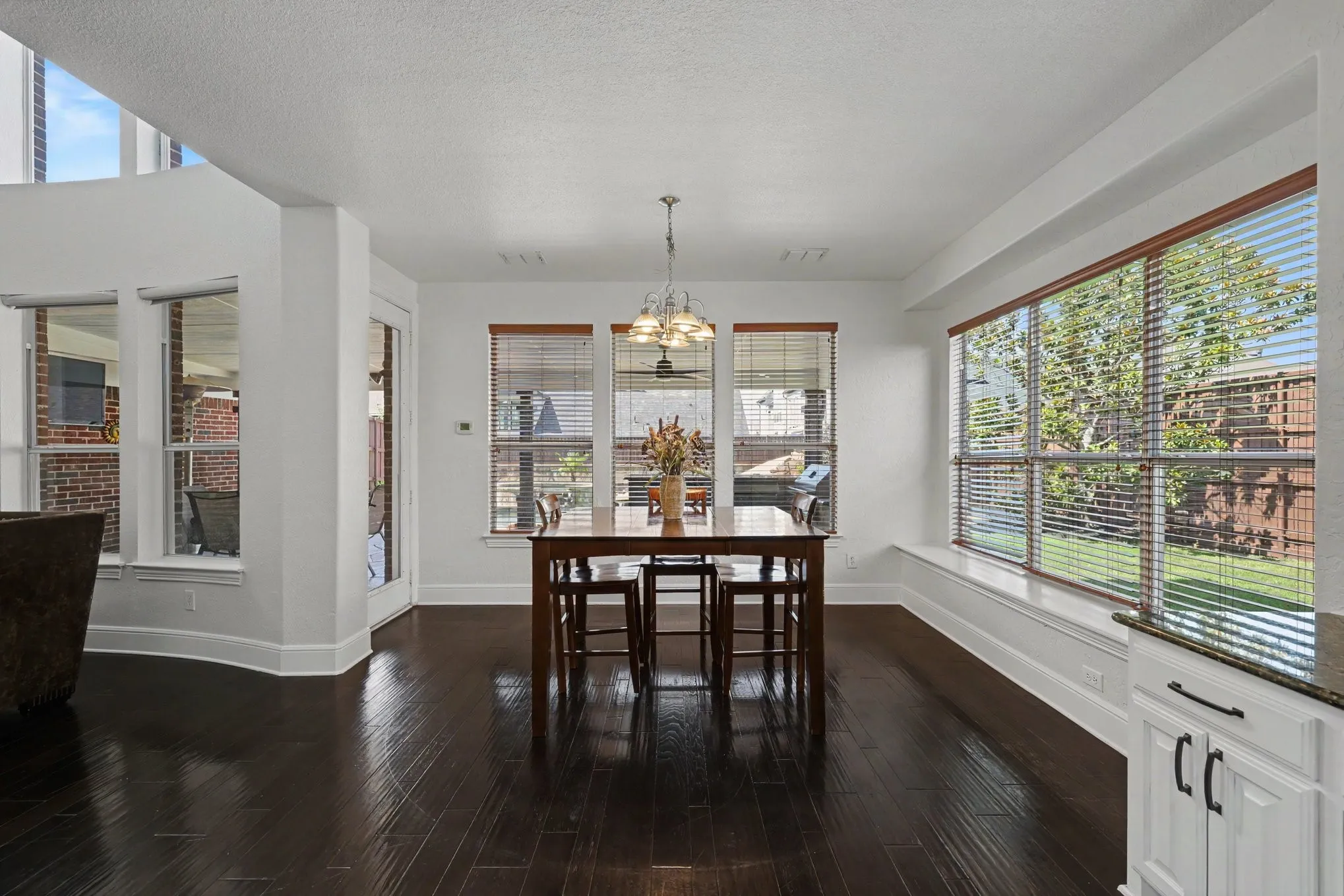 Single Family Residence For Sale in Denton County , 1632 Sandstone Drive, Frisco, Texas 75034, 4 Bedroom, 4 Bathroom, 3 Garage spaces, 3,767 Sqft, built in 2006, mls#21329645, Real Estate Agent in Frisco, Homes For Sale in Denton county, Homes For Sale in Frisco, Realtor in Frisco Texas, Real Estate Brokerage Independent Realty Texas, Luminita Cordes Realtor
