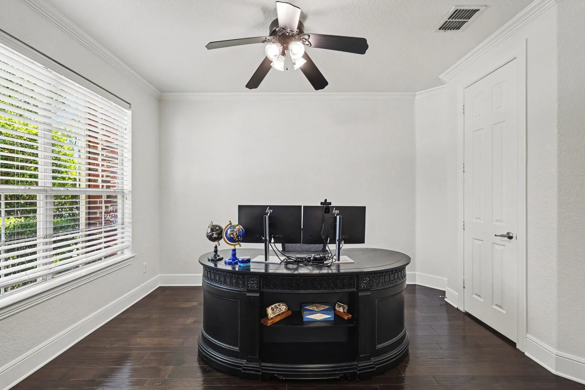 Single Family Residence For Sale in Denton County , 1632 Sandstone Drive, Frisco, Texas 75034, 4 Bedroom, 4 Bathroom, 3 Garage spaces, 3,767 Sqft, built in 2006, mls#21329645, Real Estate Agent in Frisco, Homes For Sale in Denton county, Homes For Sale in Frisco, Realtor in Frisco Texas, Real Estate Brokerage Independent Realty Texas, Luminita Cordes Realtor