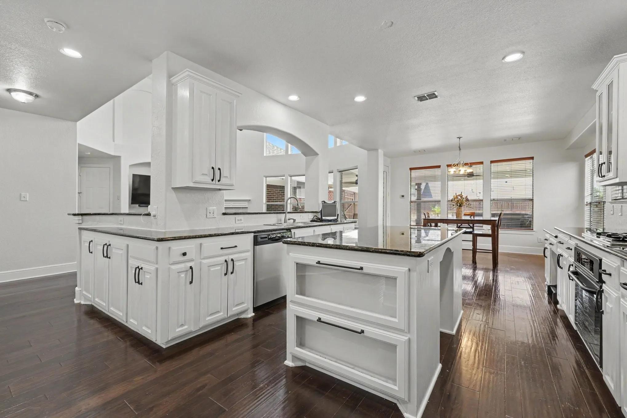 Single Family Residence For Sale in Denton County , 1632 Sandstone Drive, Frisco, Texas 75034, 4 Bedroom, 4 Bathroom, 3 Garage spaces, 3,767 Sqft, built in 2006, mls#21329645, Real Estate Agent in Frisco, Homes For Sale in Denton county, Homes For Sale in Frisco, Realtor in Frisco Texas, Real Estate Brokerage Independent Realty Texas, Luminita Cordes Realtor