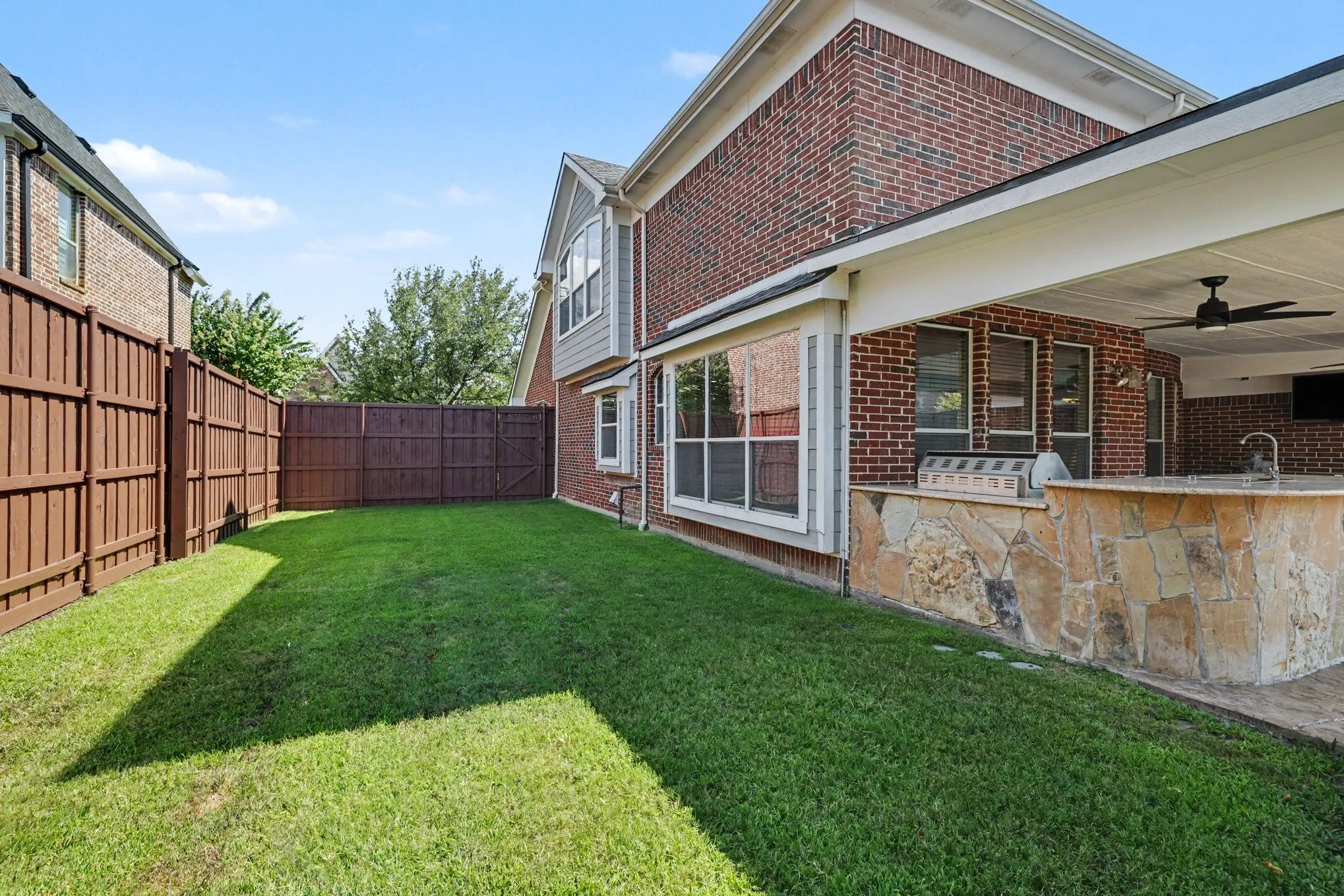 Single Family Residence For Sale in Denton County , 1632 Sandstone Drive, Frisco, Texas 75034, 4 Bedroom, 4 Bathroom, 3 Garage spaces, 3,767 Sqft, built in 2006, mls#21329645, Real Estate Agent in Frisco, Homes For Sale in Denton county, Homes For Sale in Frisco, Realtor in Frisco Texas, Real Estate Brokerage Independent Realty Texas, Luminita Cordes Realtor