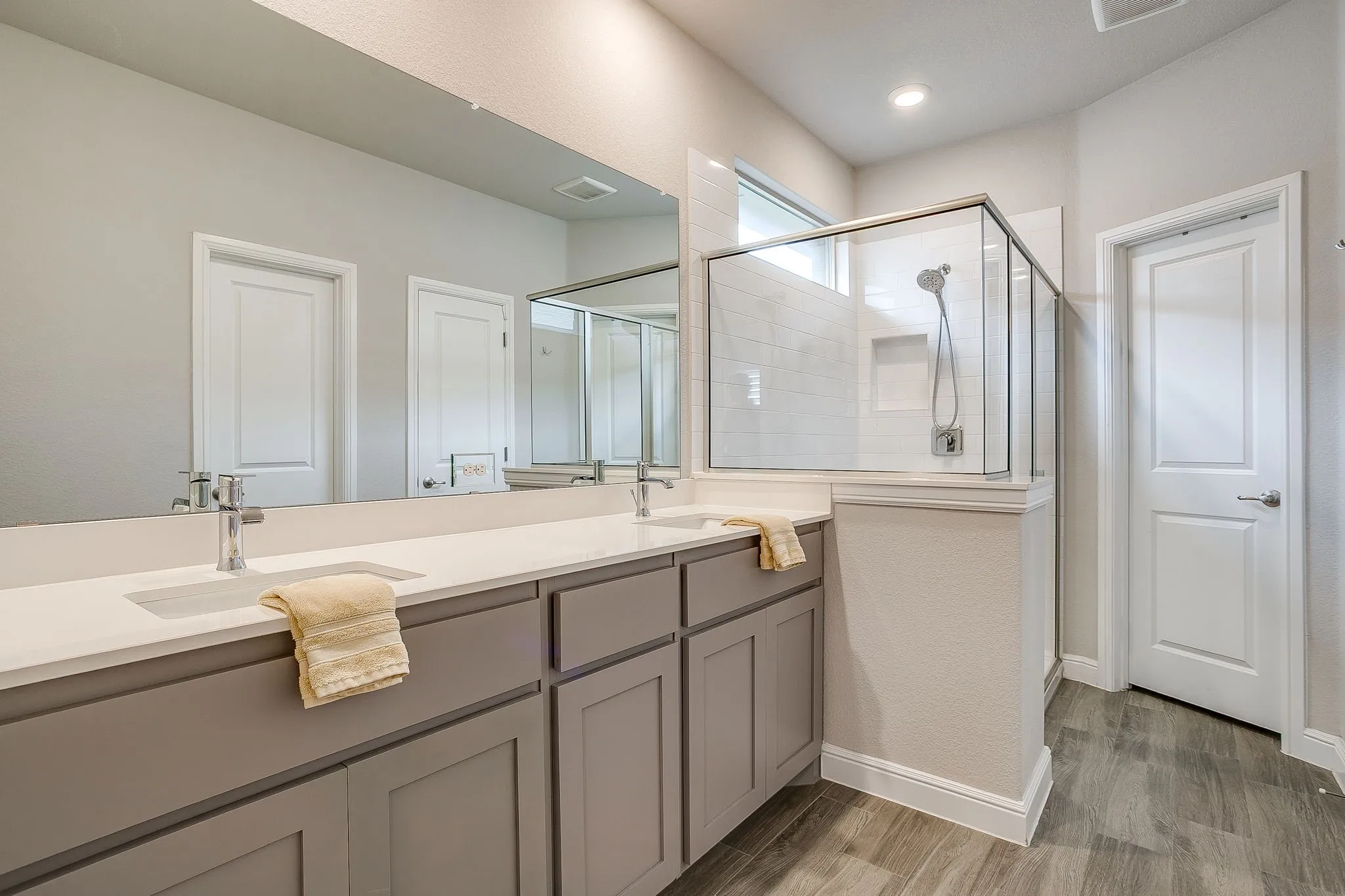 Single Family Residence For Sale in Parker County , 1201 Kerrville Lane, Weatherford, Texas 76087, 4 Bedroom, 3 Bathroom, 2 Garage spaces, 2,461 Sqft, built in 2022, mls#21329676, Real Estate Agent in Weatherford, Homes For Sale in Parker county, Homes For Sale in Weatherford, Realtor in Weatherford Texas, Real Estate Brokerage Independent Realty Texas, Luminita Cordes Realtor