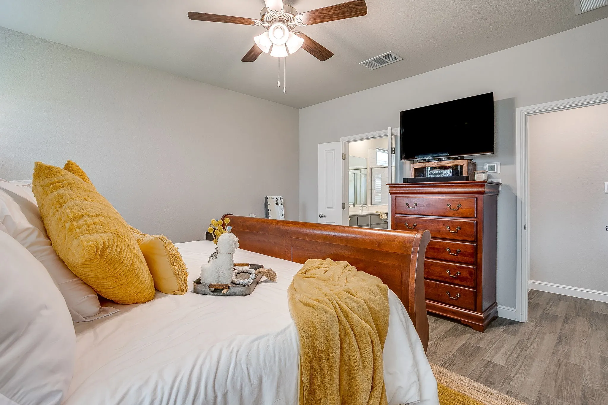 Single Family Residence For Sale in Parker County , 1201 Kerrville Lane, Weatherford, Texas 76087, 4 Bedroom, 3 Bathroom, 2 Garage spaces, 2,461 Sqft, built in 2022, mls#21329676, Real Estate Agent in Weatherford, Homes For Sale in Parker county, Homes For Sale in Weatherford, Realtor in Weatherford Texas, Real Estate Brokerage Independent Realty Texas, Luminita Cordes Realtor