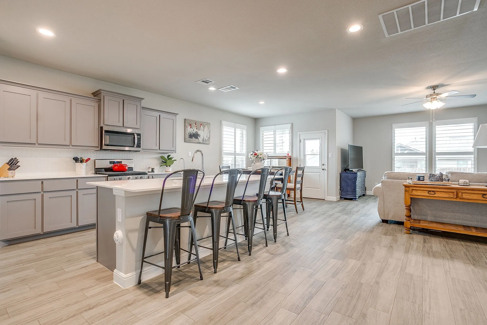 Single Family Residence For Sale in Parker County , 1201 Kerrville Lane, Weatherford, Texas 76087, 4 Bedroom, 3 Bathroom, 2 Garage spaces, 2,461 Sqft, built in 2022, mls#21329676, Real Estate Agent in Weatherford, Homes For Sale in Parker county, Homes For Sale in Weatherford, Realtor in Weatherford Texas, Real Estate Brokerage Independent Realty Texas, Luminita Cordes Realtor