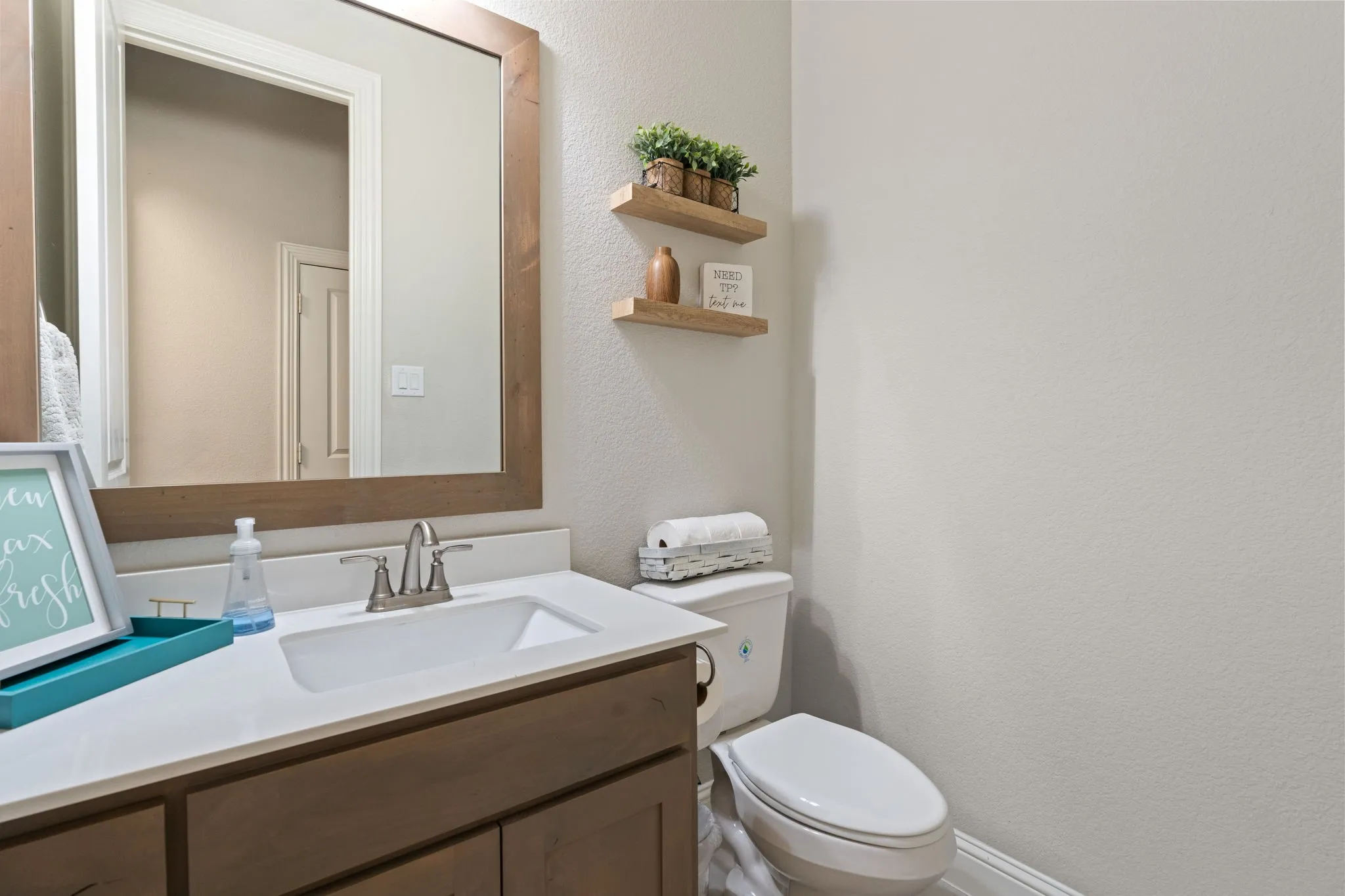 Single Family Residence For Sale in Ellis County , 225 Lariat Trail, Waxahachie, Texas 75165, 4 Bedroom, 3 Bathroom, 2 Garage spaces, 2,506 Sqft, built in 2020, mls#21329674, Real Estate Agent in Waxahachie, Homes For Sale in Ellis county, Homes For Sale in Waxahachie, Realtor in Waxahachie Texas, Real Estate Brokerage Independent Realty Texas, Luminita Cordes Realtor