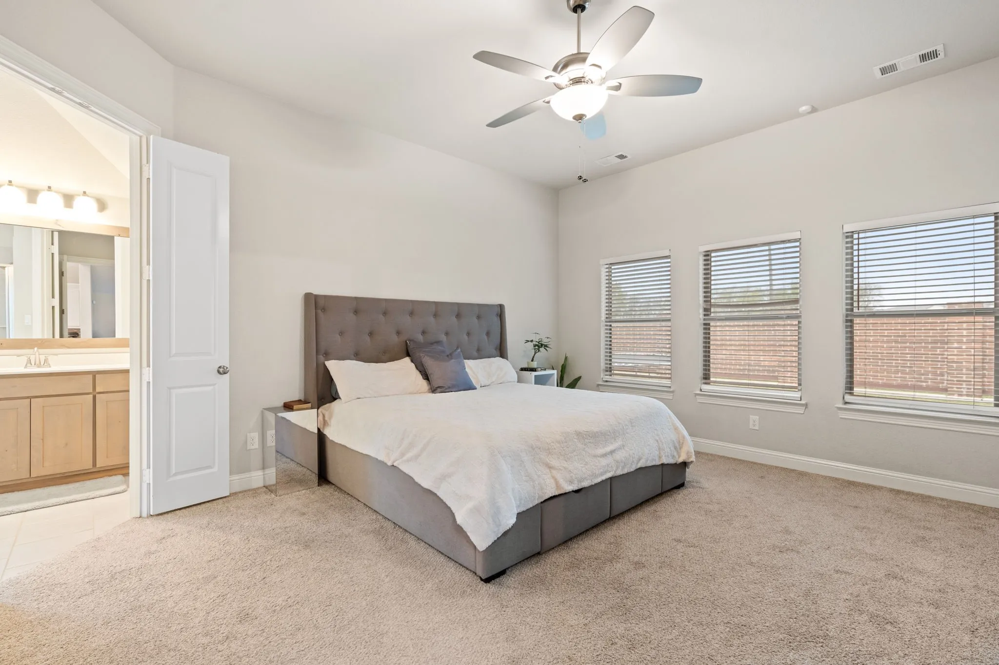 Single Family Residence For Sale in Ellis County , 225 Lariat Trail, Waxahachie, Texas 75165, 4 Bedroom, 3 Bathroom, 2 Garage spaces, 2,506 Sqft, built in 2020, mls#21329674, Real Estate Agent in Waxahachie, Homes For Sale in Ellis county, Homes For Sale in Waxahachie, Realtor in Waxahachie Texas, Real Estate Brokerage Independent Realty Texas, Luminita Cordes Realtor