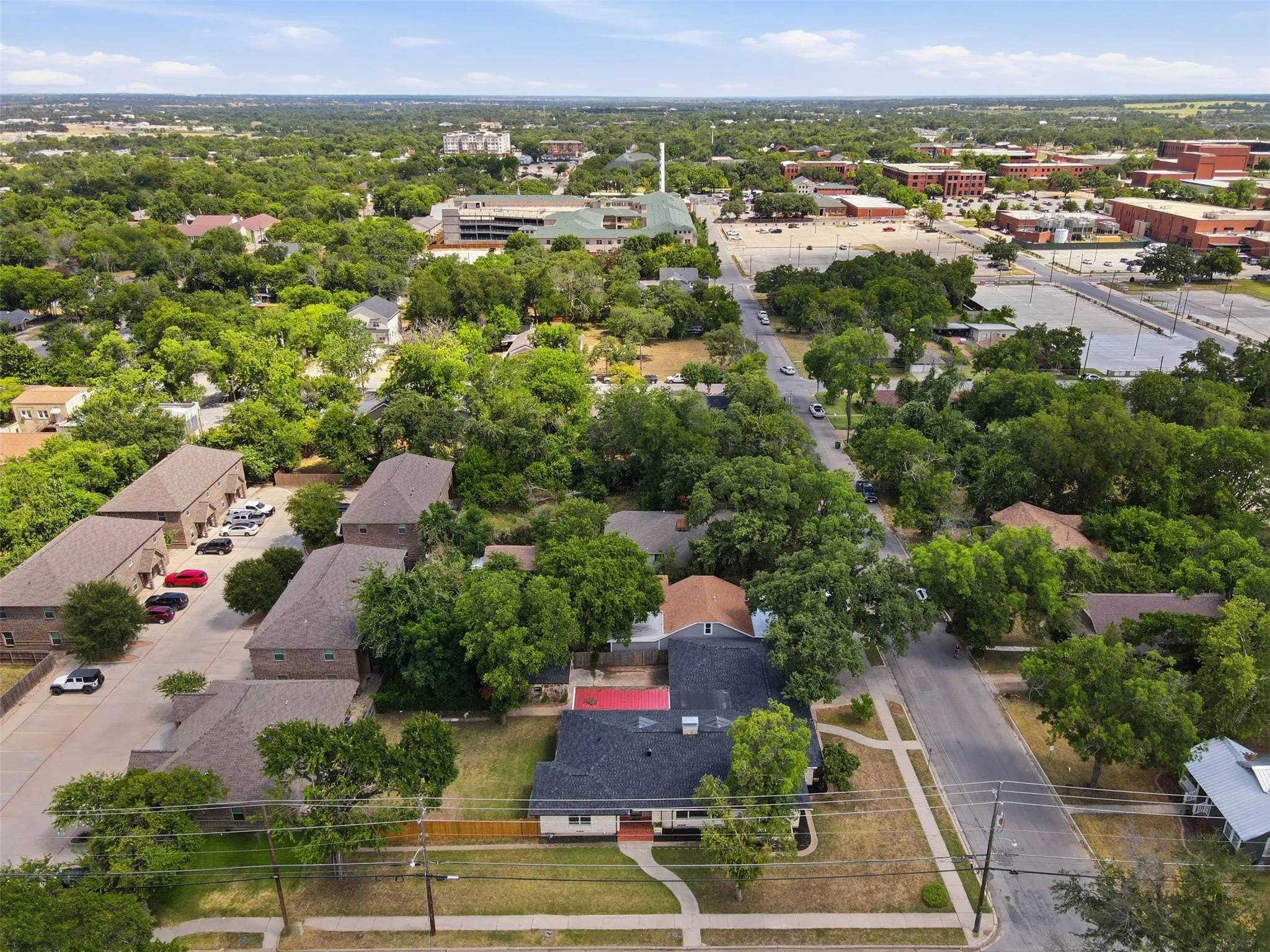 Single Family Residence For Sale in Erath County , 1170 W Frey Street, Stephenville, Texas 76401, 6 Bedroom, 4 Bathroom, 4 Garage spaces, 2,981 Sqft, built in 1947, mls#21327459, Real Estate Agent in Stephenville, Homes For Sale in Erath county, Homes For Sale in Stephenville, Realtor in Stephenville Texas, Real Estate Brokerage Independent Realty Texas, Luminita Cordes Realtor
