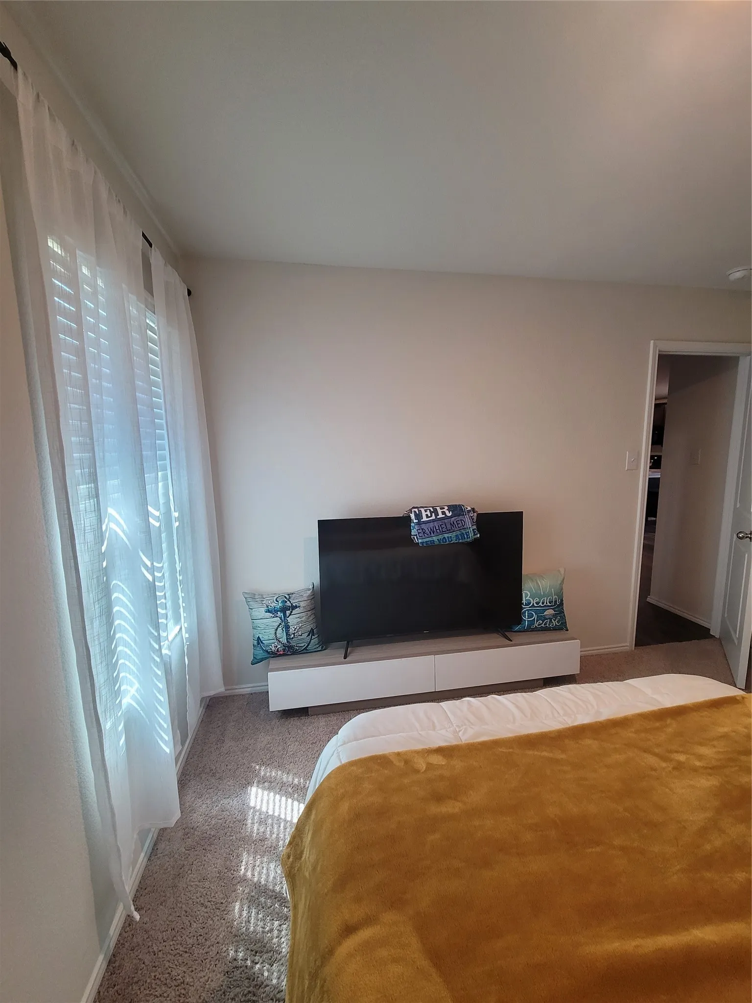 Single Family Residence For Sale in Kaufman County , 2430 Russell Street, Crandall, Texas 75114, 3 Bedrooms, 2 Bathrooms, 2 Garage spaces, 1,450 Sqft, built in 2021, Price $240,000, mls#21321592, Real Estate Agent in Crandall, Homes For Sale in Kaufman county, Homes For Sale in Crandall, Realtor in Crandall Texas, Real Estate Brokerage Independent Realty Texas, Luminita Cordes Realtor