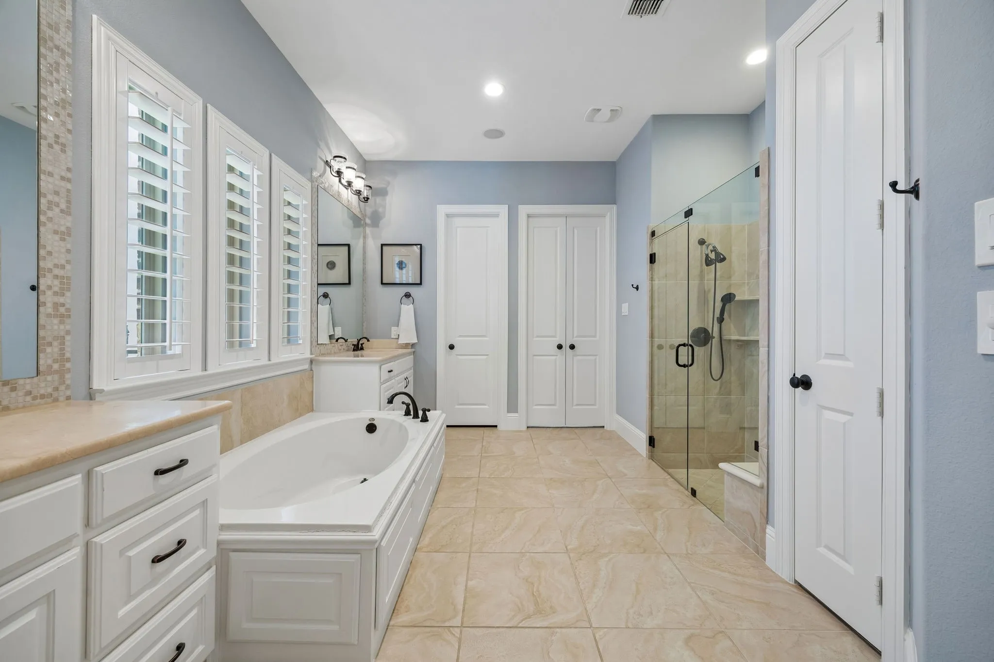 Single Family Residence For Sale in Denton County , 3688 Greenbrier Drive, Frisco, Texas 75033, 4 Bedroom, 5 Bathroom, 3 Garage spaces, 3,775 Sqft, built in 2010, mls#21329688, Real Estate Agent in Frisco, Homes For Sale in Denton county, Homes For Sale in Frisco, Realtor in Frisco Texas, Real Estate Brokerage Independent Realty Texas, Luminita Cordes Realtor