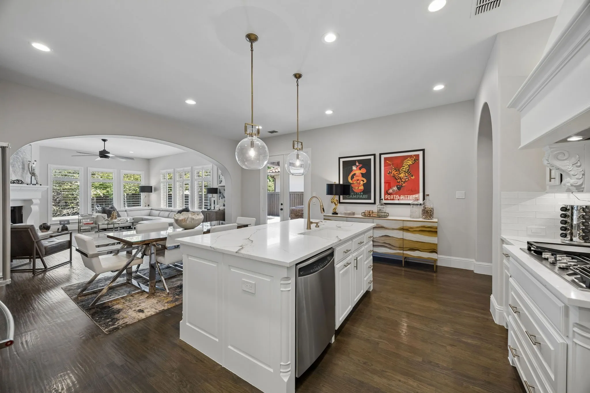 Single Family Residence For Sale in Denton County , 3688 Greenbrier Drive, Frisco, Texas 75033, 4 Bedroom, 5 Bathroom, 3 Garage spaces, 3,775 Sqft, built in 2010, mls#21329688, Real Estate Agent in Frisco, Homes For Sale in Denton county, Homes For Sale in Frisco, Realtor in Frisco Texas, Real Estate Brokerage Independent Realty Texas, Luminita Cordes Realtor
