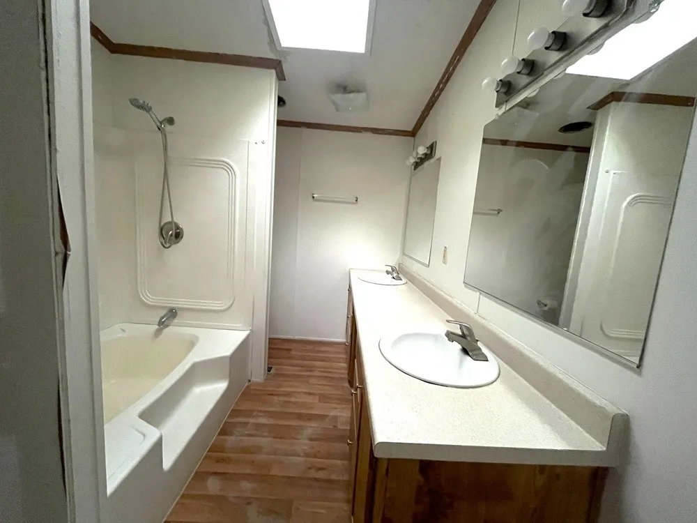 Manufactured Home For Sale in Hunt County , 1312 Raintree Road, West Tawakoni, Texas 75474, 4 Bedroom, 2 Bathroom, Garage spaces, 2,304 Sqft, built in 2007, mls#21329691, Real Estate Agent in West Tawakoni, Homes For Sale in Hunt county, Homes For Sale in West Tawakoni, Realtor in West Tawakoni Texas, Real Estate Brokerage Independent Realty Texas, Luminita Cordes Realtor