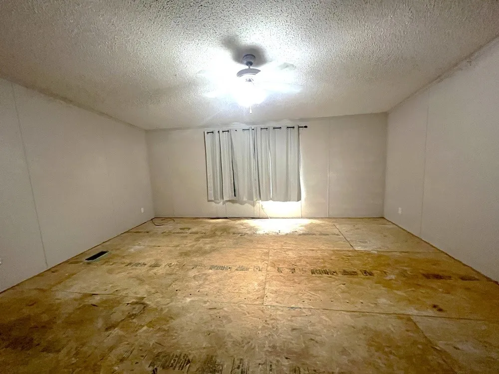 Manufactured Home For Sale in Hunt County , 1312 Raintree Road, West Tawakoni, Texas 75474, 4 Bedroom, 2 Bathroom, Garage spaces, 2,304 Sqft, built in 2007, mls#21329691, Real Estate Agent in West Tawakoni, Homes For Sale in Hunt county, Homes For Sale in West Tawakoni, Realtor in West Tawakoni Texas, Real Estate Brokerage Independent Realty Texas, Luminita Cordes Realtor