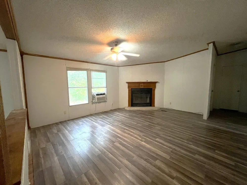 Manufactured Home For Sale in Hunt County , 1312 Raintree Road, West Tawakoni, Texas 75474, 4 Bedroom, 2 Bathroom, Garage spaces, 2,304 Sqft, built in 2007, mls#21329691, Real Estate Agent in West Tawakoni, Homes For Sale in Hunt county, Homes For Sale in West Tawakoni, Realtor in West Tawakoni Texas, Real Estate Brokerage Independent Realty Texas, Luminita Cordes Realtor