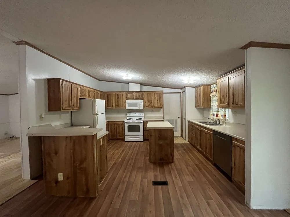 Manufactured Home For Sale in Hunt County , 1312 Raintree Road, West Tawakoni, Texas 75474, 4 Bedroom, 2 Bathroom, Garage spaces, 2,304 Sqft, built in 2007, mls#21329691, Real Estate Agent in West Tawakoni, Homes For Sale in Hunt county, Homes For Sale in West Tawakoni, Realtor in West Tawakoni Texas, Real Estate Brokerage Independent Realty Texas, Luminita Cordes Realtor