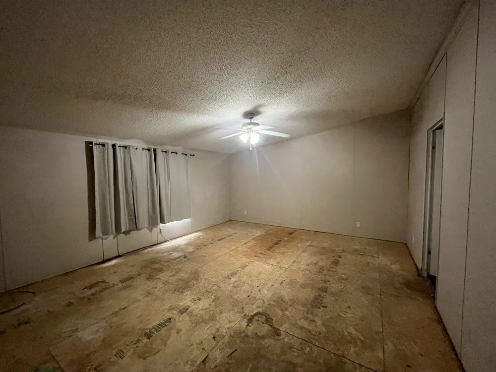 Manufactured Home For Sale in Hunt County , 1312 Raintree Road, West Tawakoni, Texas 75474, 4 Bedroom, 2 Bathroom, Garage spaces, 2,304 Sqft, built in 2007, mls#21329691, Real Estate Agent in West Tawakoni, Homes For Sale in Hunt county, Homes For Sale in West Tawakoni, Realtor in West Tawakoni Texas, Real Estate Brokerage Independent Realty Texas, Luminita Cordes Realtor