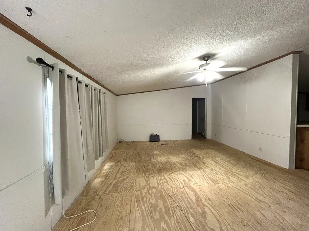Manufactured Home For Sale in Hunt County , 1312 Raintree Road, West Tawakoni, Texas 75474, 4 Bedroom, 2 Bathroom, Garage spaces, 2,304 Sqft, built in 2007, mls#21329691, Real Estate Agent in West Tawakoni, Homes For Sale in Hunt county, Homes For Sale in West Tawakoni, Realtor in West Tawakoni Texas, Real Estate Brokerage Independent Realty Texas, Luminita Cordes Realtor