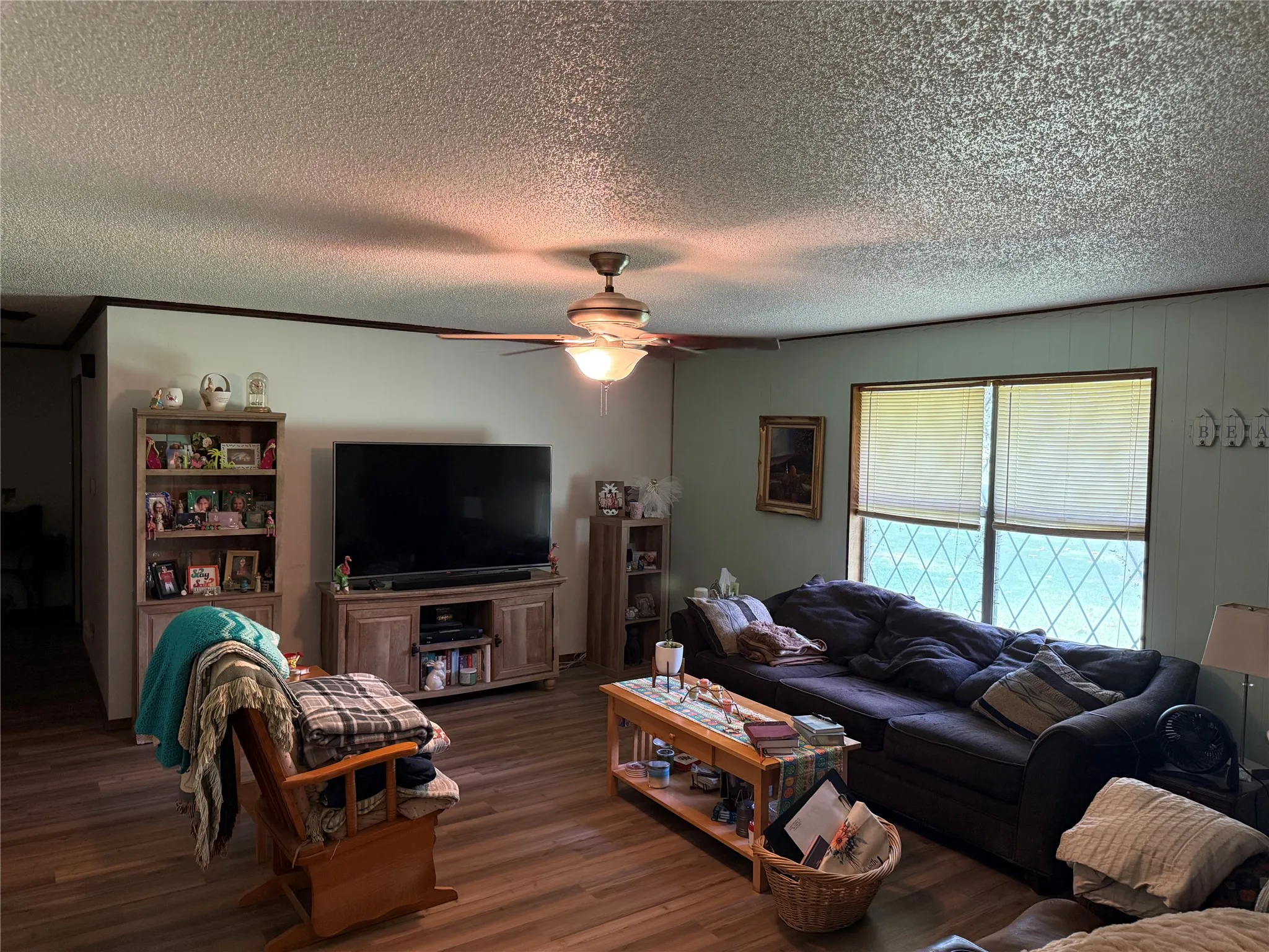 Single Family Residence For Sale in Fannin County , 446 County Road 1605, Ravenna, Texas 75476, 2 Bedroom, 2 Bathroom, 2 Garage spaces, 1,402 Sqft, built in 1973, Price $199,000, mls#21329696, Real Estate Agent in Ravenna, Homes For Sale in Fannin county, Homes For Sale in Ravenna, Realtor in Ravenna Texas, Real Estate Brokerage Independent Realty Texas, Luminita Cordes Realtor