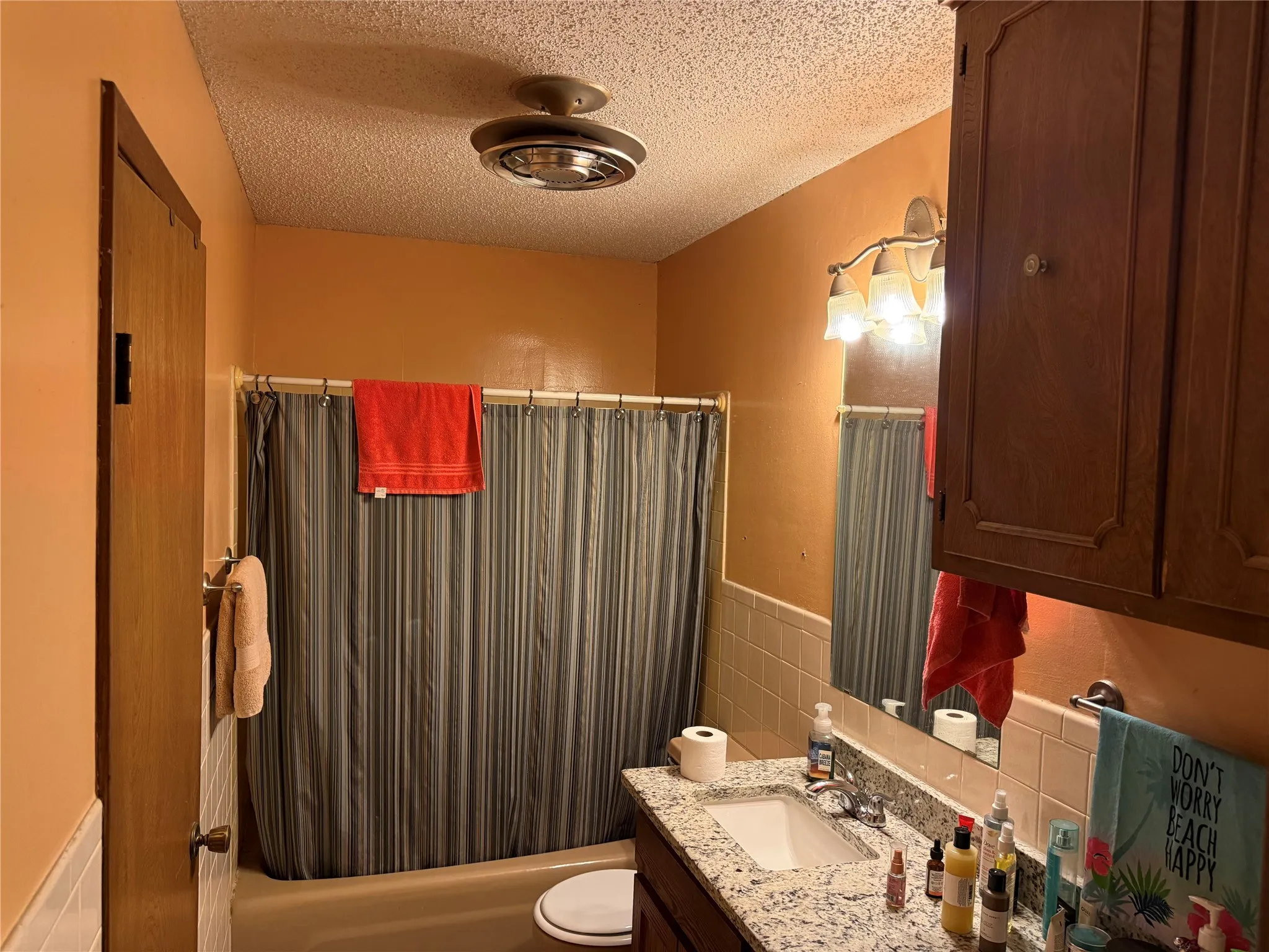 Single Family Residence For Sale in Fannin County , 446 County Road 1605, Ravenna, Texas 75476, 2 Bedroom, 2 Bathroom, 2 Garage spaces, 1,402 Sqft, built in 1973, Price $199,000, mls#21329696, Real Estate Agent in Ravenna, Homes For Sale in Fannin county, Homes For Sale in Ravenna, Realtor in Ravenna Texas, Real Estate Brokerage Independent Realty Texas, Luminita Cordes Realtor