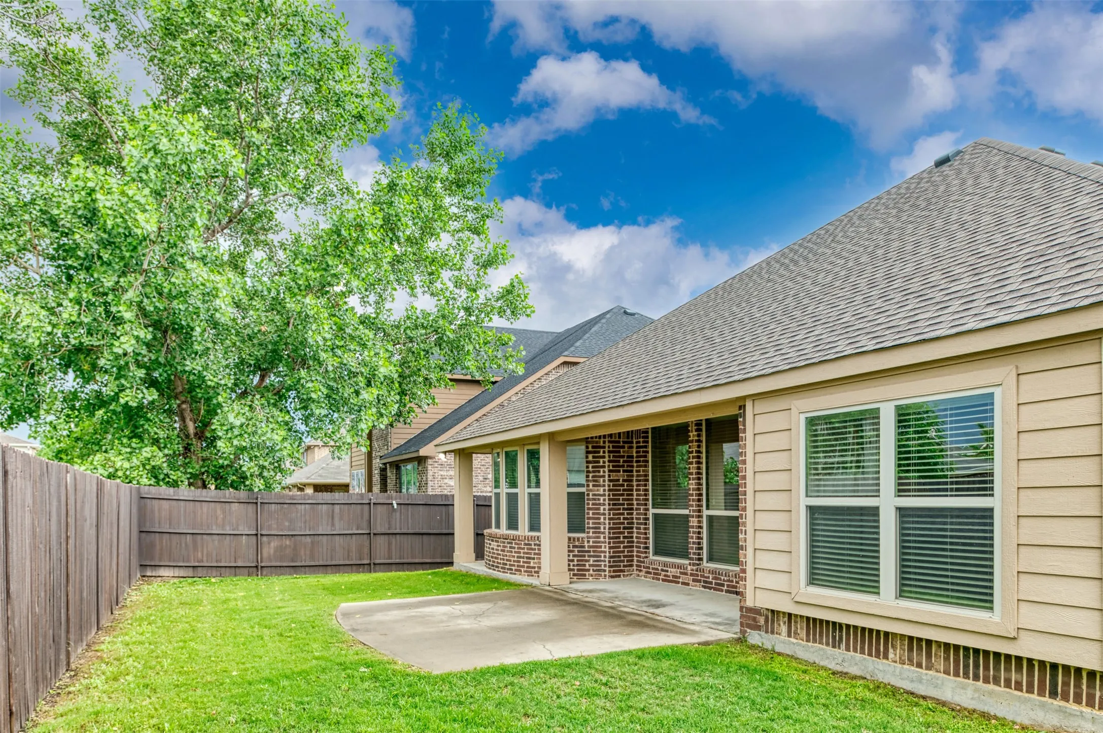 Single Family Residence For Rent in Denton County , 3417 Tempest Lane, Little Elm, Texas 75068, 4 Bedrooms, 3 Bathrooms, 2 Garage spaces, 2,755 Sqft, built in 2014, Price $2,990, mls#21329614, Real Estate Agent in Little Elm, Homes For Rent in Denton county, Homes For Rent in Little Elm, Realtor in Little Elm Texas, Real Estate Brokerage Independent Realty Texas, Luminita Cordes Realtor