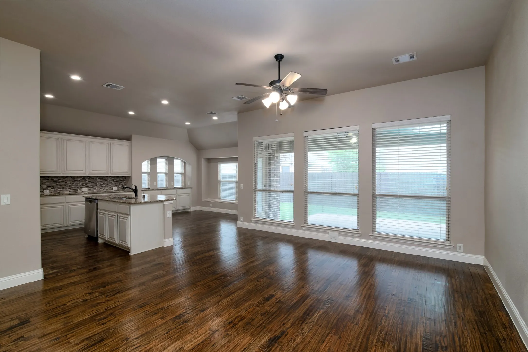 Single Family Residence For Rent in Denton County , 3417 Tempest Lane, Little Elm, Texas 75068, 4 Bedrooms, 3 Bathrooms, 2 Garage spaces, 2,755 Sqft, built in 2014, Price $2,990, mls#21329614, Real Estate Agent in Little Elm, Homes For Rent in Denton county, Homes For Rent in Little Elm, Realtor in Little Elm Texas, Real Estate Brokerage Independent Realty Texas, Luminita Cordes Realtor