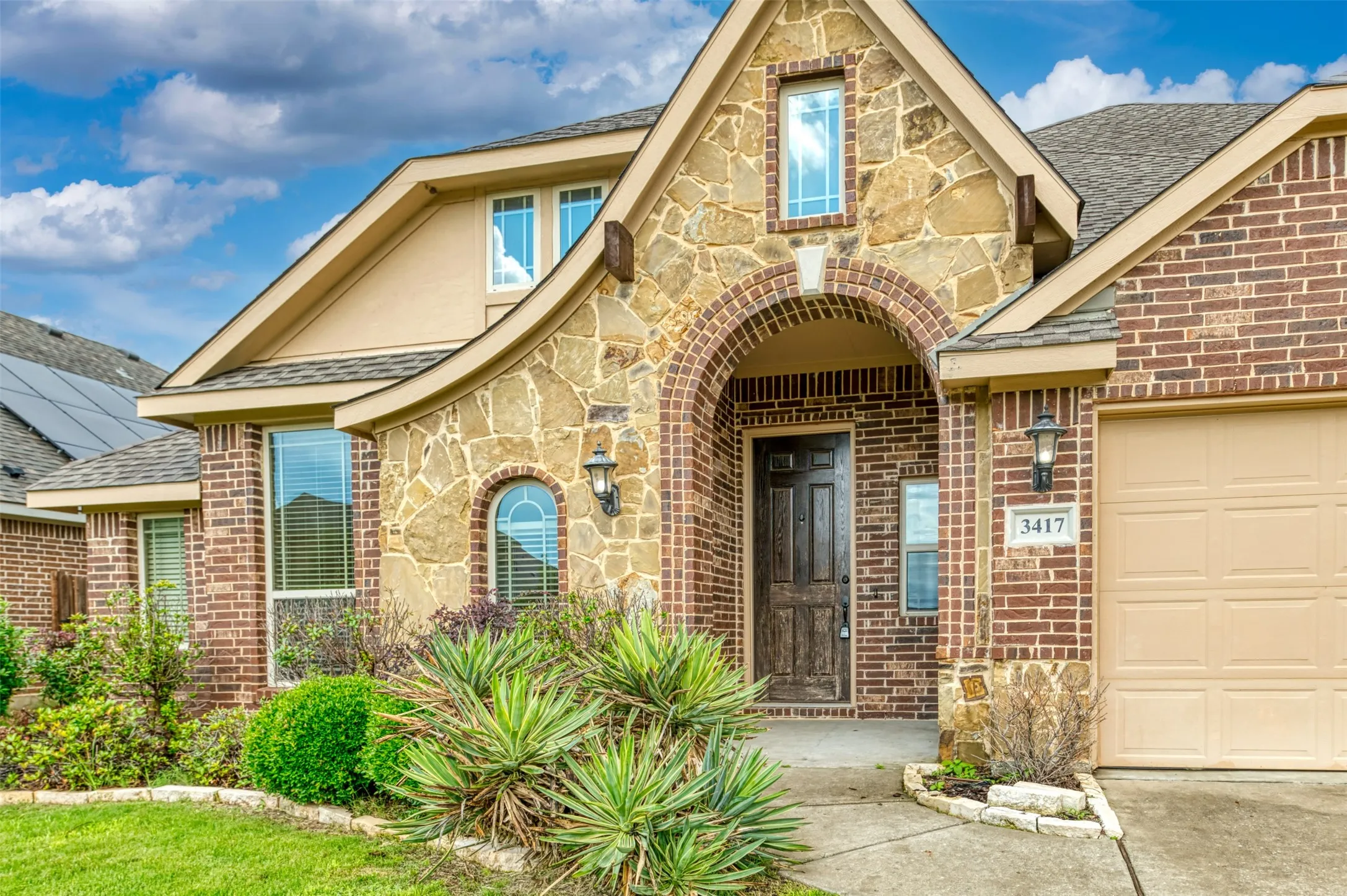 Single Family Residence For Rent in Denton County , 3417 Tempest Lane, Little Elm, Texas 75068, 4 Bedrooms, 3 Bathrooms, 2 Garage spaces, 2,755 Sqft, built in 2014, Price $2,990, mls#21329614, Real Estate Agent in Little Elm, Homes For Rent in Denton county, Homes For Rent in Little Elm, Realtor in Little Elm Texas, Real Estate Brokerage Independent Realty Texas, Luminita Cordes Realtor