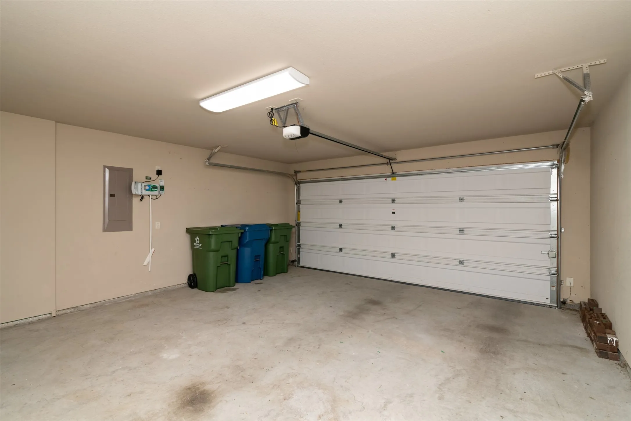 Single Family Residence For Rent in Denton County , 3417 Tempest Lane, Little Elm, Texas 75068, 4 Bedrooms, 3 Bathrooms, 2 Garage spaces, 2,755 Sqft, built in 2014, Price $2,990, mls#21329614, Real Estate Agent in Little Elm, Homes For Rent in Denton county, Homes For Rent in Little Elm, Realtor in Little Elm Texas, Real Estate Brokerage Independent Realty Texas, Luminita Cordes Realtor