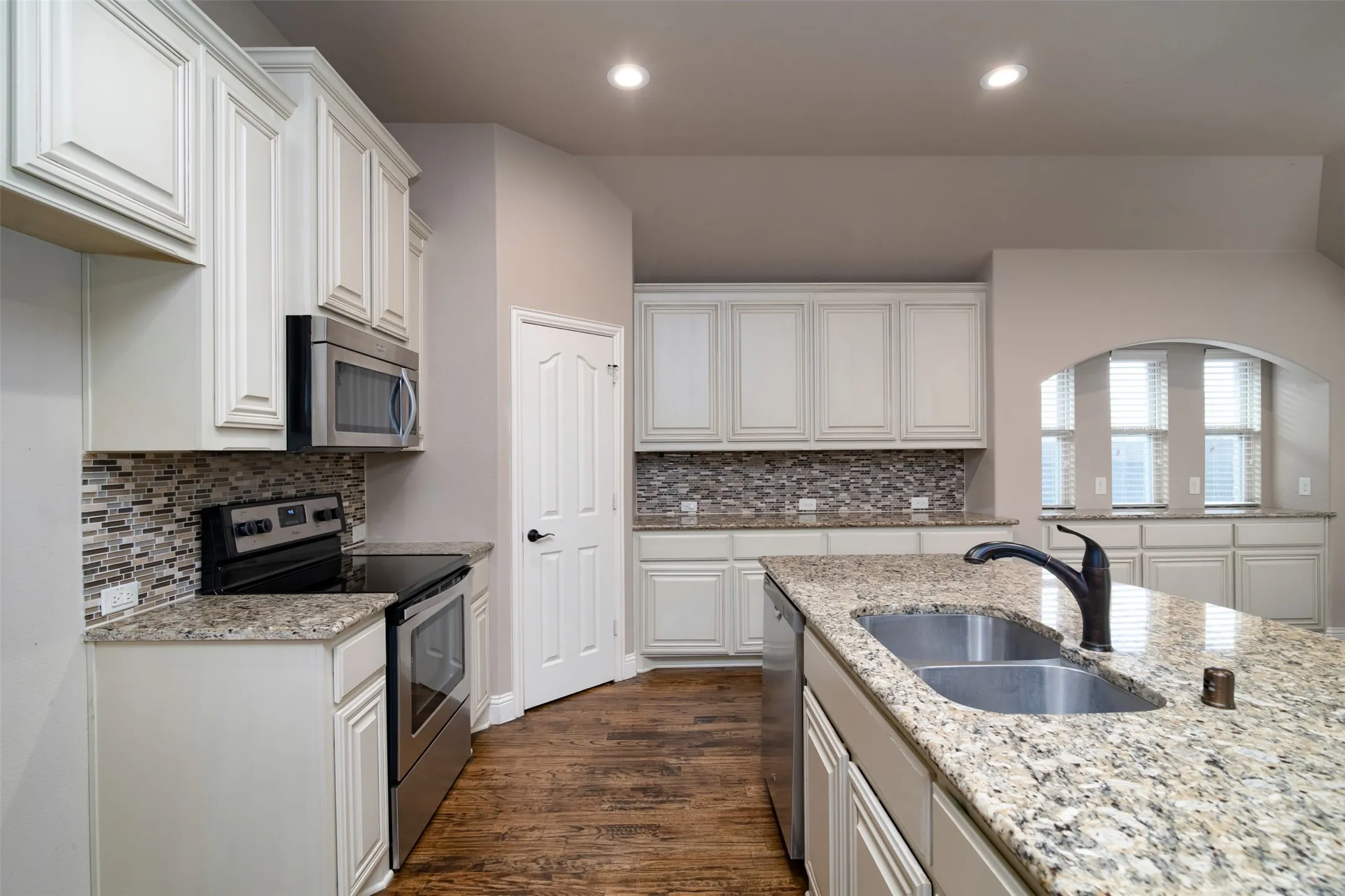 Single Family Residence For Rent in Denton County , 3417 Tempest Lane, Little Elm, Texas 75068, 4 Bedrooms, 3 Bathrooms, 2 Garage spaces, 2,755 Sqft, built in 2014, Price $2,990, mls#21329614, Real Estate Agent in Little Elm, Homes For Rent in Denton county, Homes For Rent in Little Elm, Realtor in Little Elm Texas, Real Estate Brokerage Independent Realty Texas, Luminita Cordes Realtor