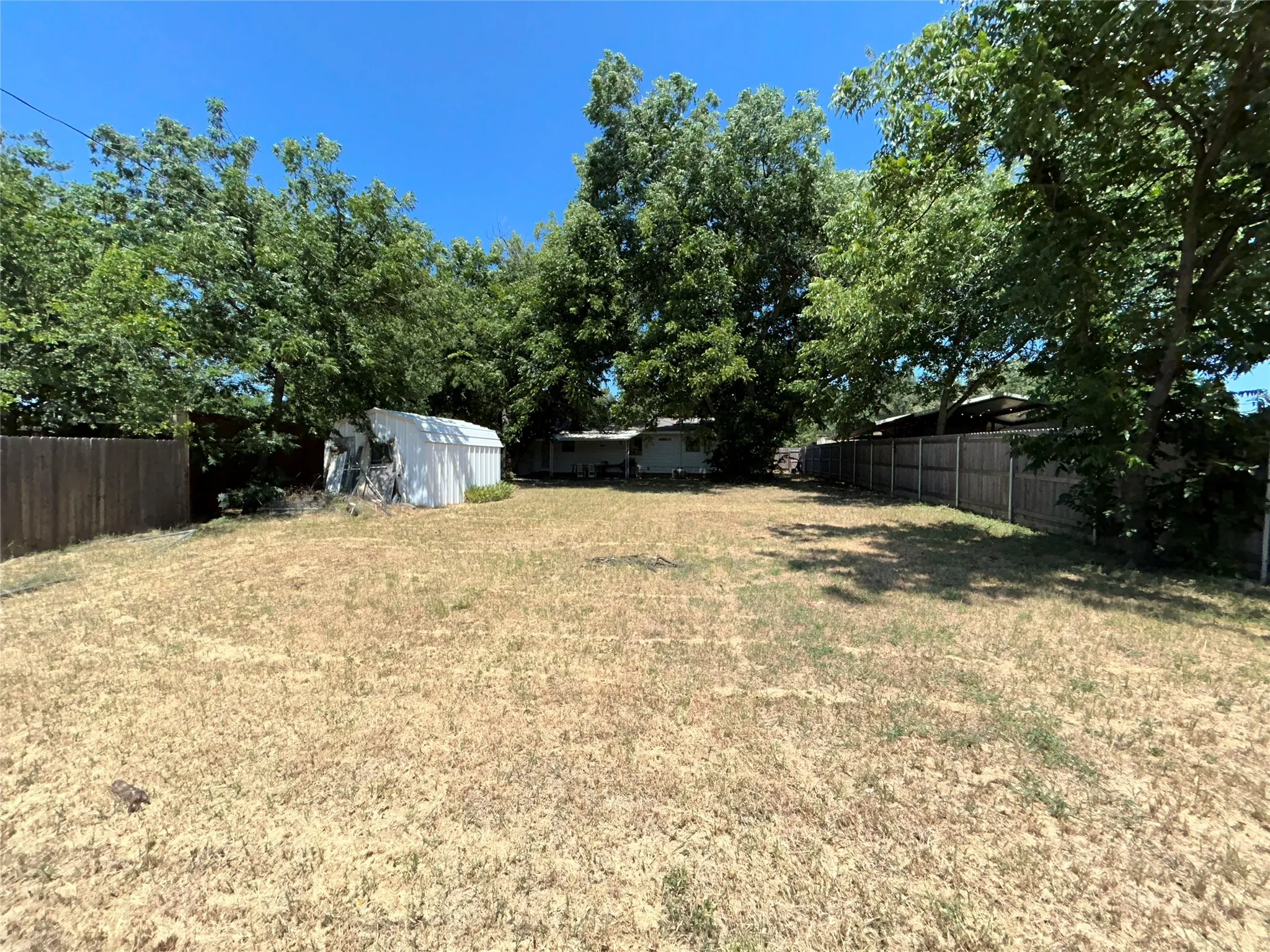 Single Family Residence For Sale in Young County , 908 Fairview Street, Graham, Texas 76450, 4 Bedroom, 3 Bathroom, Garage spaces, 1,470 Sqft, built in 1960, mls#21329715, Real Estate Agent in Graham, Homes For Sale in Young county, Homes For Sale in Graham, Realtor in Graham Texas, Real Estate Brokerage Independent Realty Texas, Luminita Cordes Realtor
