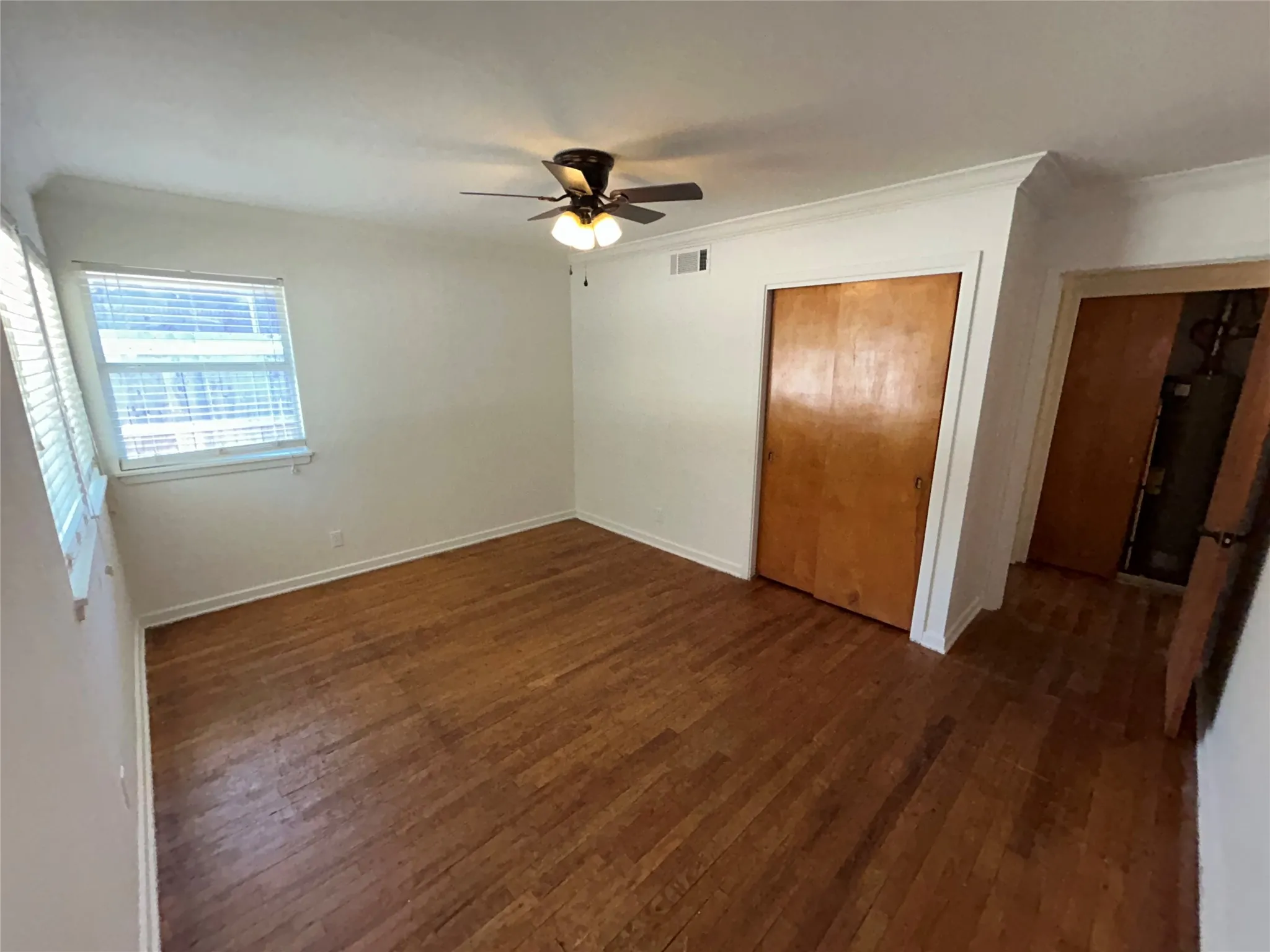 Single Family Residence For Sale in Young County , 908 Fairview Street, Graham, Texas 76450, 4 Bedroom, 3 Bathroom, Garage spaces, 1,470 Sqft, built in 1960, mls#21329715, Real Estate Agent in Graham, Homes For Sale in Young county, Homes For Sale in Graham, Realtor in Graham Texas, Real Estate Brokerage Independent Realty Texas, Luminita Cordes Realtor