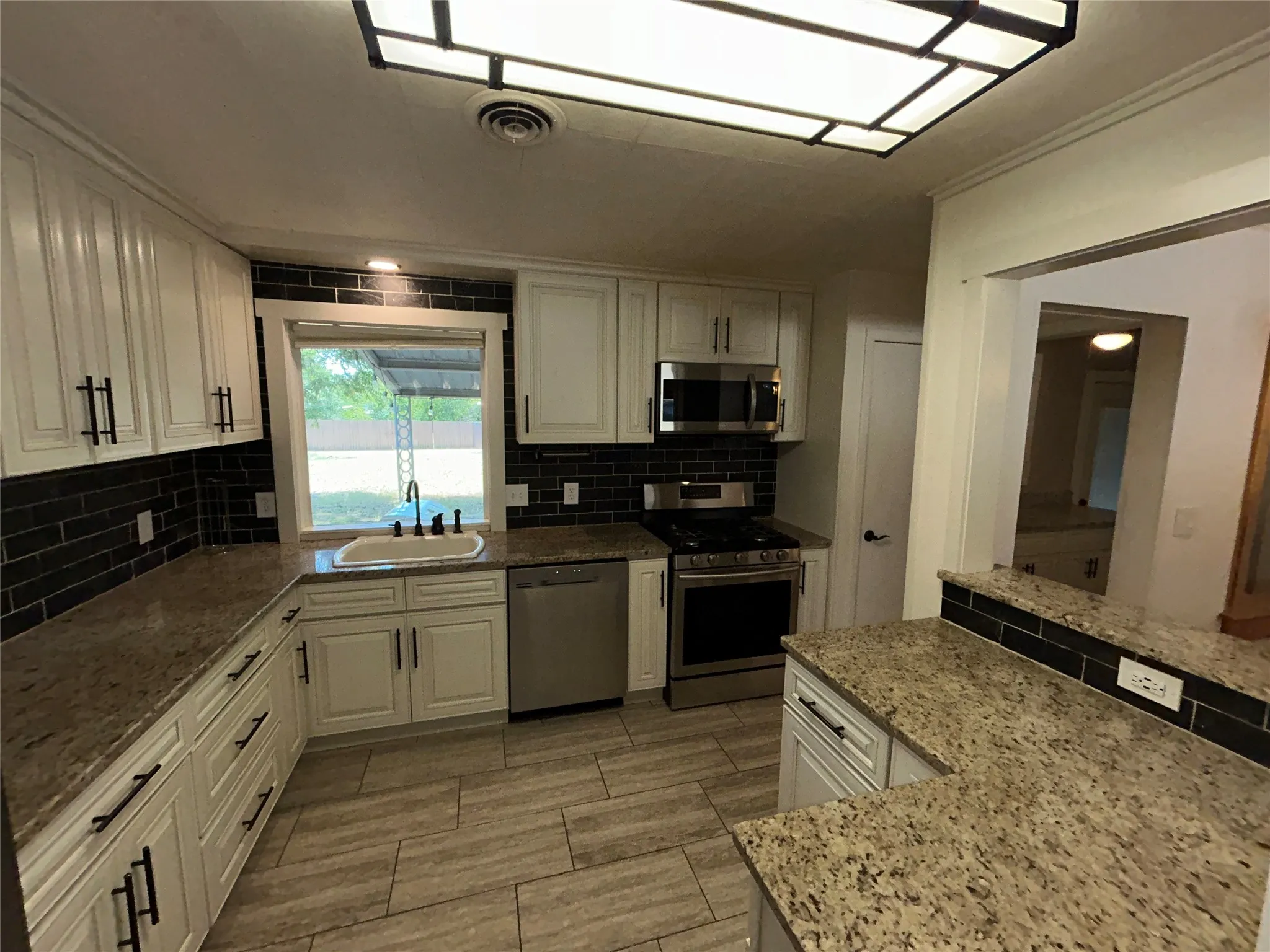 Single Family Residence For Sale in Young County , 908 Fairview Street, Graham, Texas 76450, 4 Bedroom, 3 Bathroom, Garage spaces, 1,470 Sqft, built in 1960, mls#21329715, Real Estate Agent in Graham, Homes For Sale in Young county, Homes For Sale in Graham, Realtor in Graham Texas, Real Estate Brokerage Independent Realty Texas, Luminita Cordes Realtor
