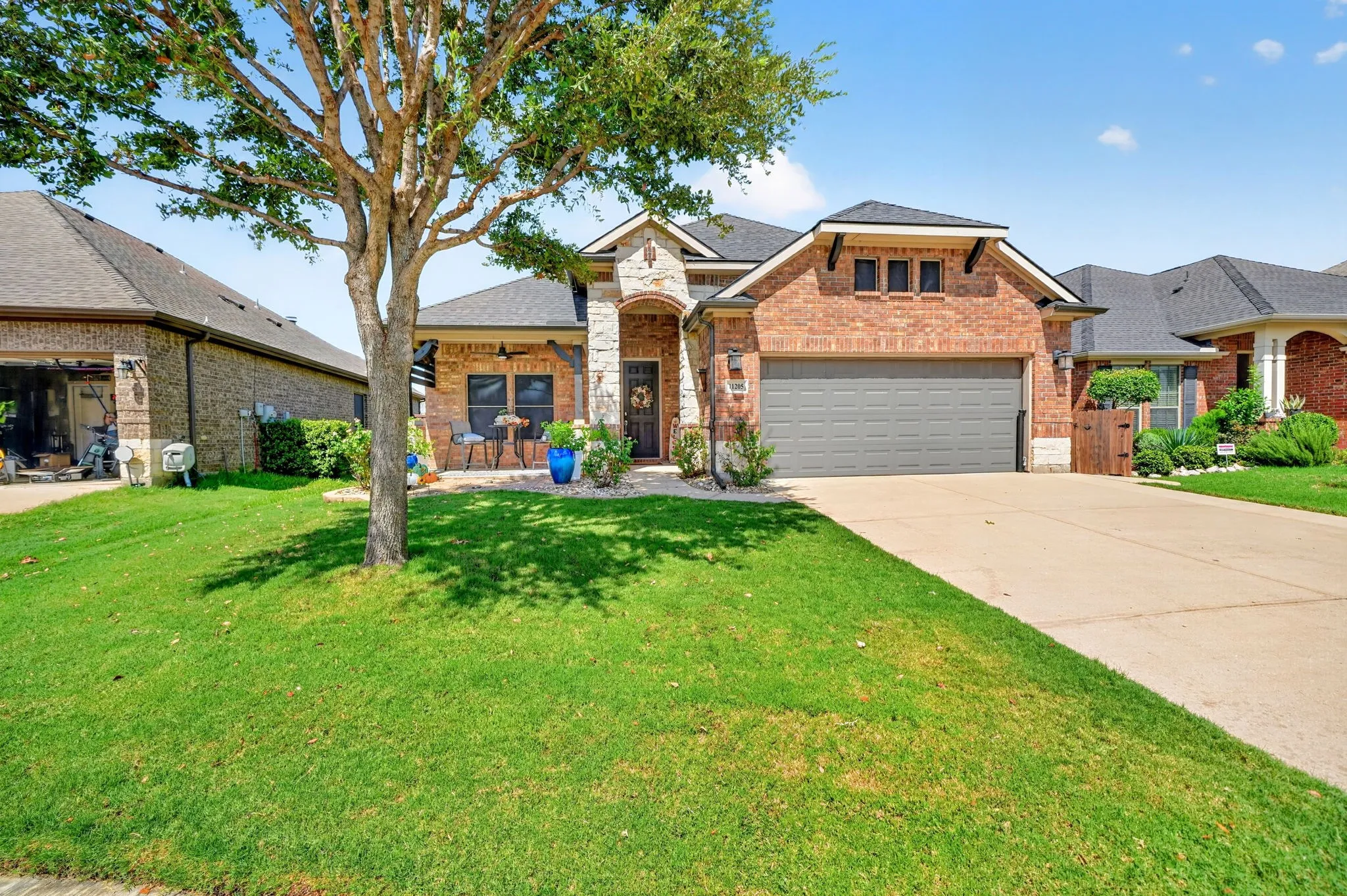 Single Family Residence For Sale in Denton County , 11205 Gibbons Creek Drive, Frisco, Texas 75036, 3 Bedroom, 2 Bathroom, 2 Garage spaces, 2,122 Sqft, built in 2014, mls#21329656, Real Estate Agent in Frisco, Homes For Sale in Denton county, Homes For Sale in Frisco, Realtor in Frisco Texas, Real Estate Brokerage Independent Realty Texas, Luminita Cordes Realtor