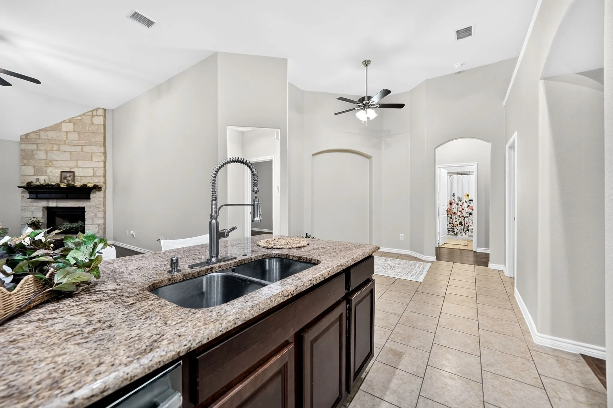 Single Family Residence For Sale in Denton County , 11205 Gibbons Creek Drive, Frisco, Texas 75036, 3 Bedroom, 2 Bathroom, 2 Garage spaces, 2,122 Sqft, built in 2014, mls#21329656, Real Estate Agent in Frisco, Homes For Sale in Denton county, Homes For Sale in Frisco, Realtor in Frisco Texas, Real Estate Brokerage Independent Realty Texas, Luminita Cordes Realtor