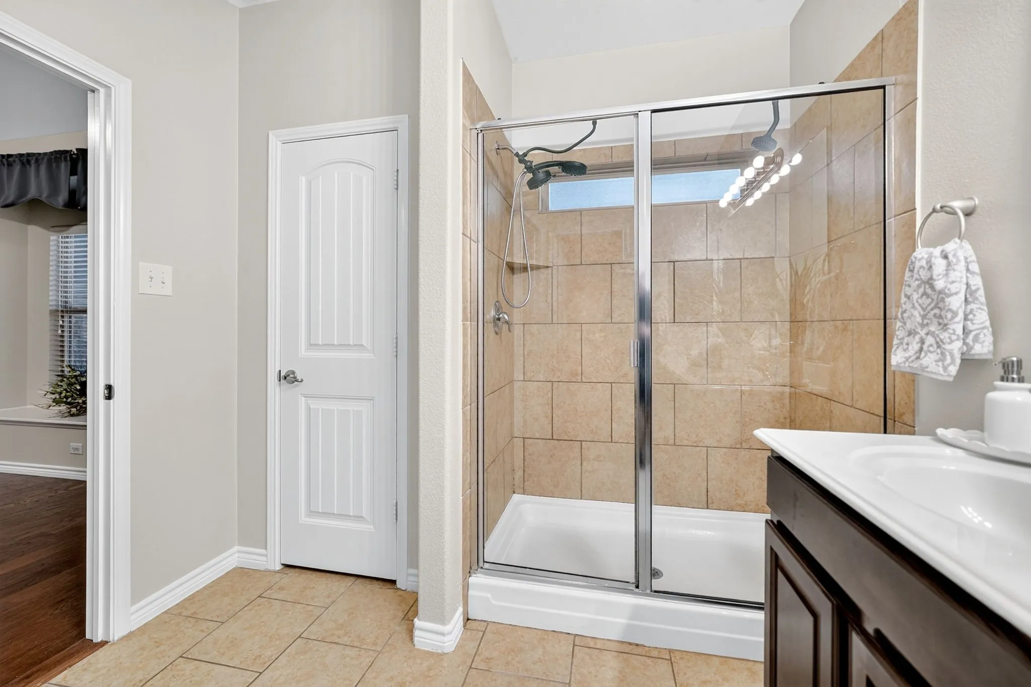 Single Family Residence For Sale in Denton County , 11205 Gibbons Creek Drive, Frisco, Texas 75036, 3 Bedroom, 2 Bathroom, 2 Garage spaces, 2,122 Sqft, built in 2014, mls#21329656, Real Estate Agent in Frisco, Homes For Sale in Denton county, Homes For Sale in Frisco, Realtor in Frisco Texas, Real Estate Brokerage Independent Realty Texas, Luminita Cordes Realtor