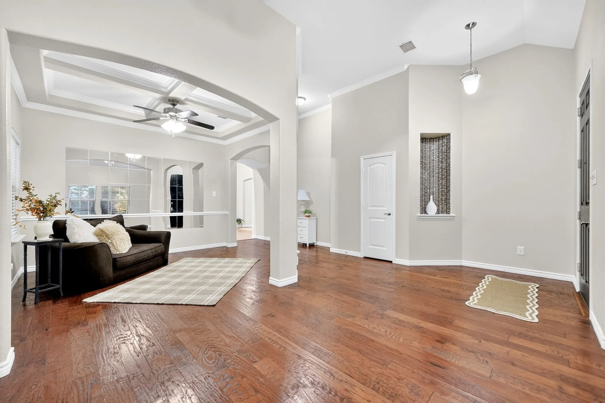 Single Family Residence For Sale in Denton County , 11205 Gibbons Creek Drive, Frisco, Texas 75036, 3 Bedroom, 2 Bathroom, 2 Garage spaces, 2,122 Sqft, built in 2014, mls#21329656, Real Estate Agent in Frisco, Homes For Sale in Denton county, Homes For Sale in Frisco, Realtor in Frisco Texas, Real Estate Brokerage Independent Realty Texas, Luminita Cordes Realtor