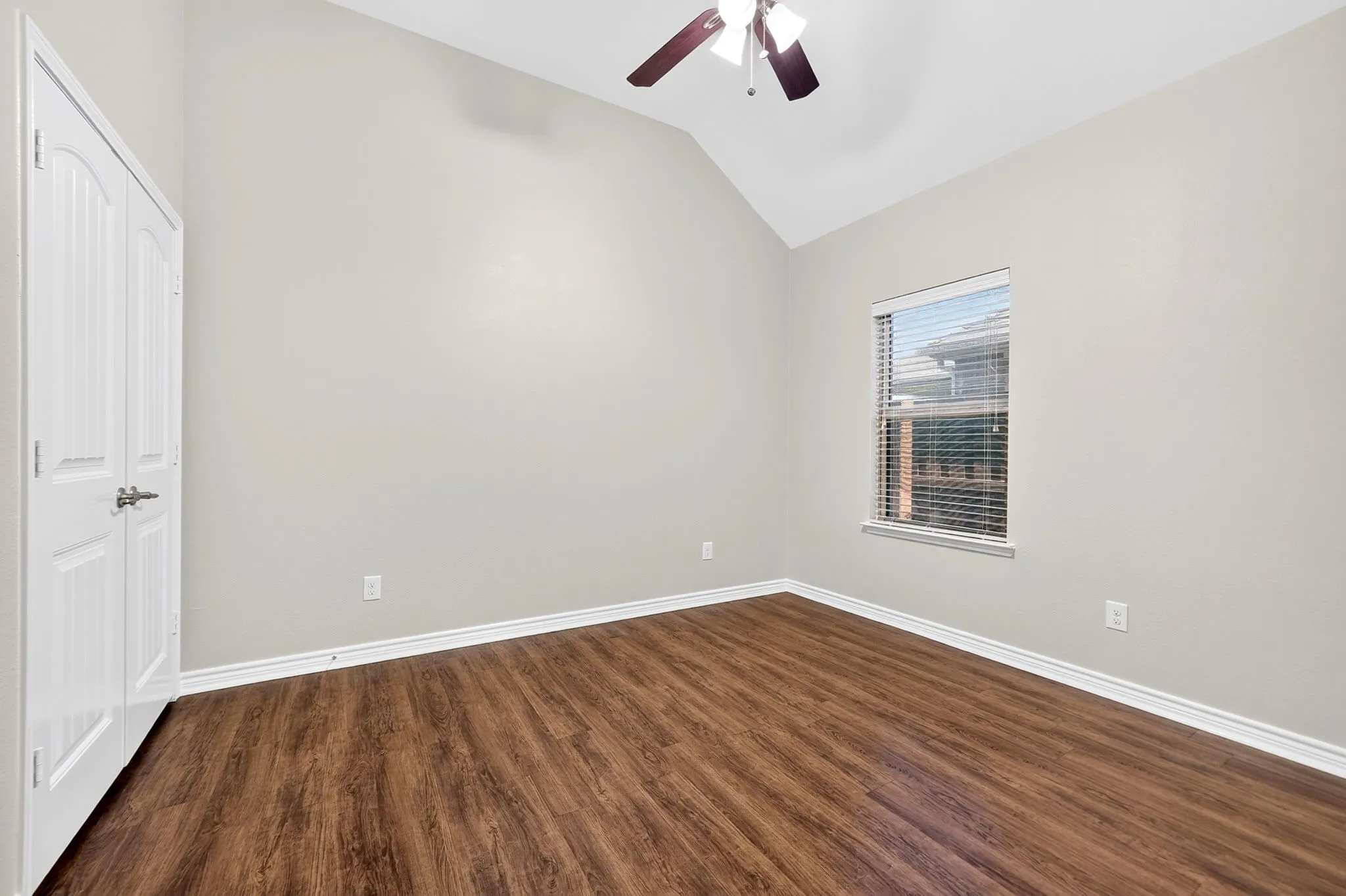 Single Family Residence For Sale in Denton County , 11205 Gibbons Creek Drive, Frisco, Texas 75036, 3 Bedroom, 2 Bathroom, 2 Garage spaces, 2,122 Sqft, built in 2014, mls#21329656, Real Estate Agent in Frisco, Homes For Sale in Denton county, Homes For Sale in Frisco, Realtor in Frisco Texas, Real Estate Brokerage Independent Realty Texas, Luminita Cordes Realtor